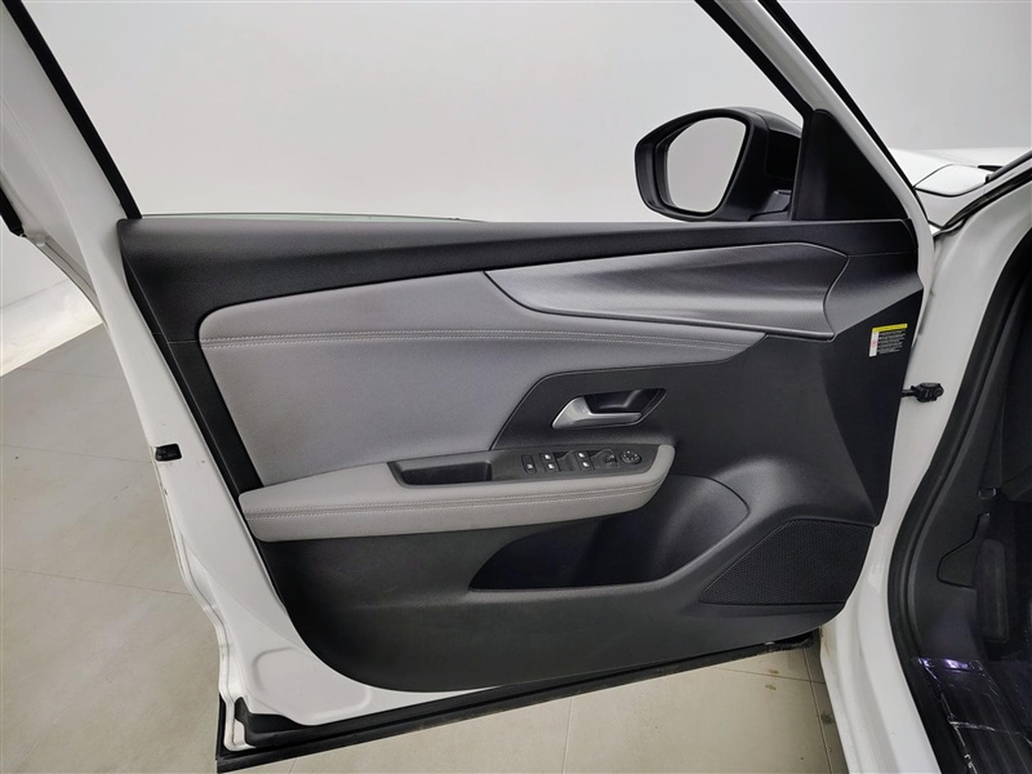 Opel Mokka 1.2 Turbo Elegance S/S (EU6.4) (2023) - Foto 17