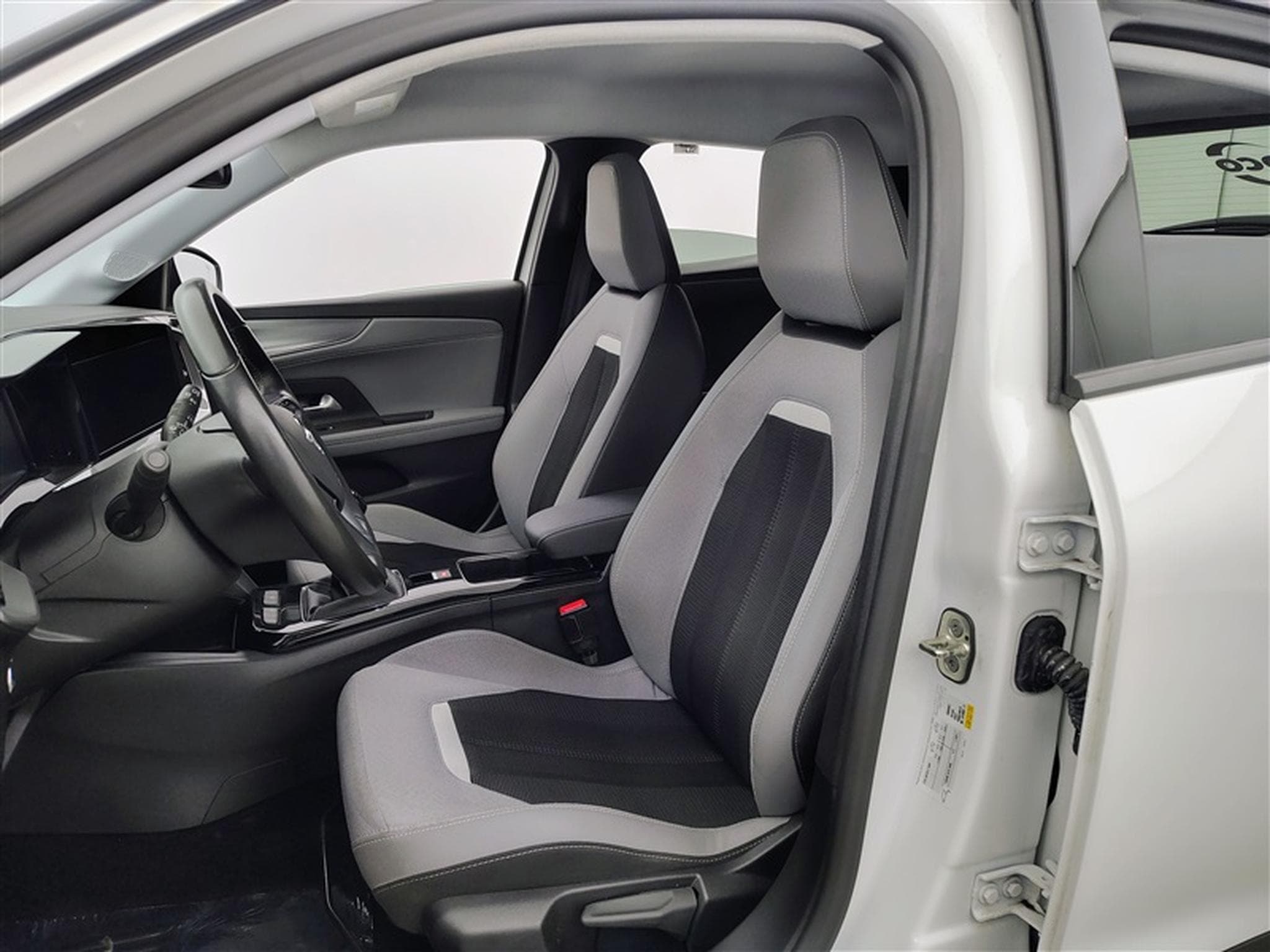 Opel Mokka 1.2 Turbo Elegance S/S (EU6.4) (2023) - Foto 7