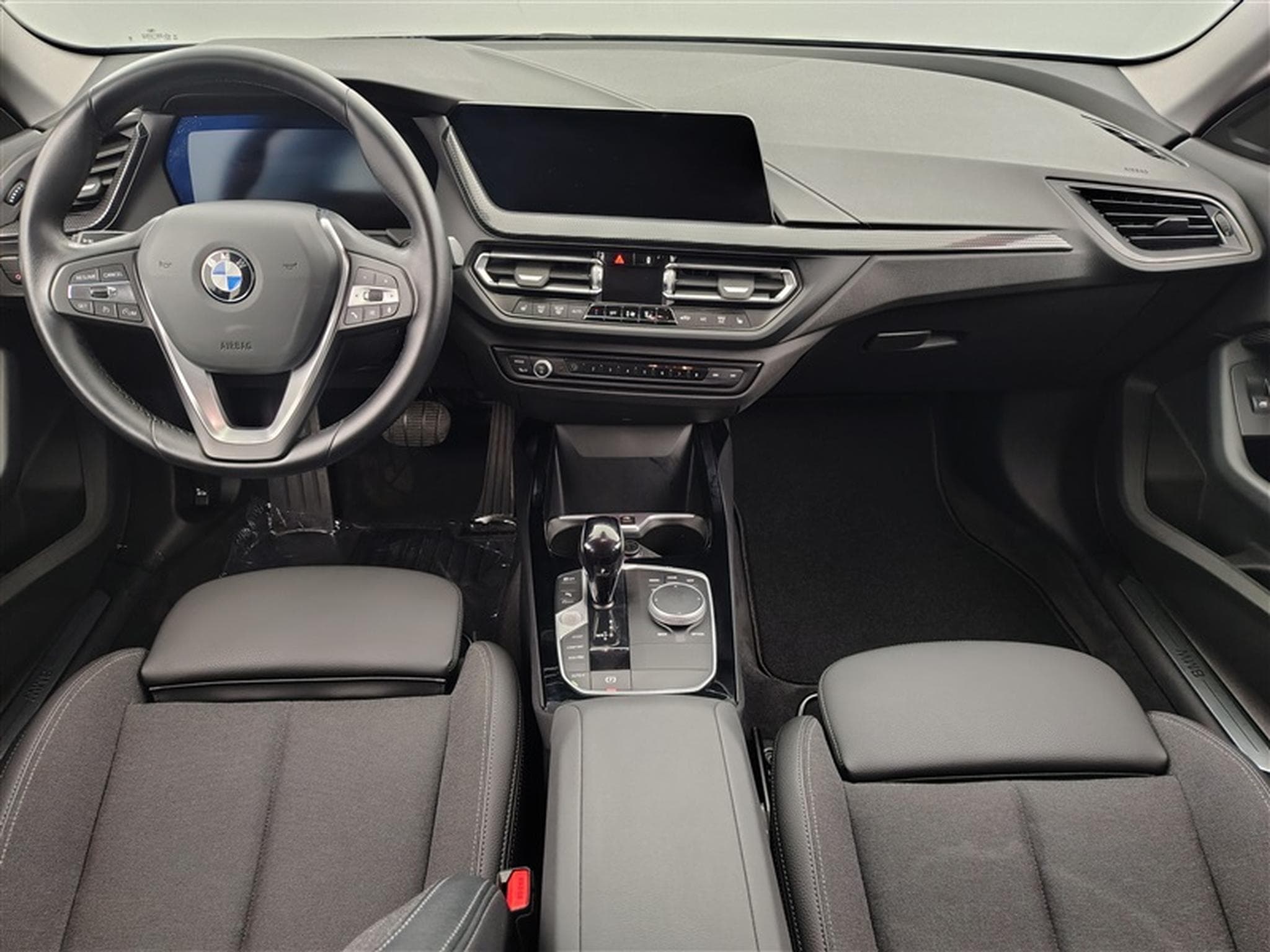 BMW 218 iA GranCoupé Sportline NAVI / FULL LED / S-CUIR (2023) - Foto 8