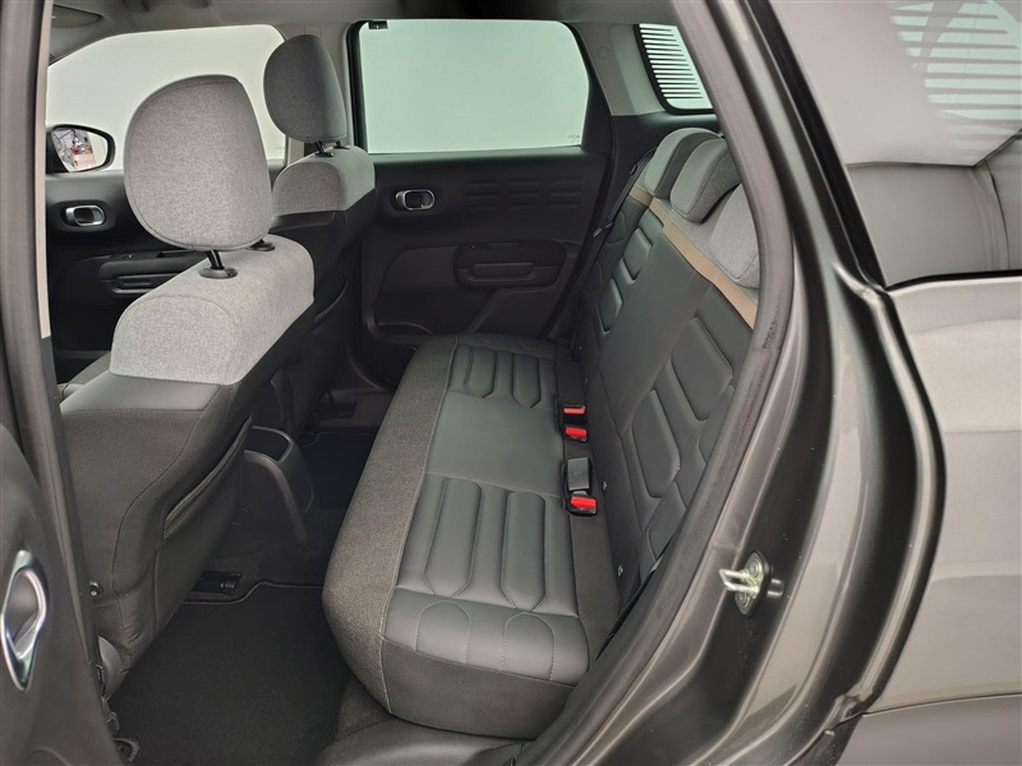 Citroen C3 Aircross 1.5 BlueHDi Shine S&S (EU6.4) (2023) - Foto 13