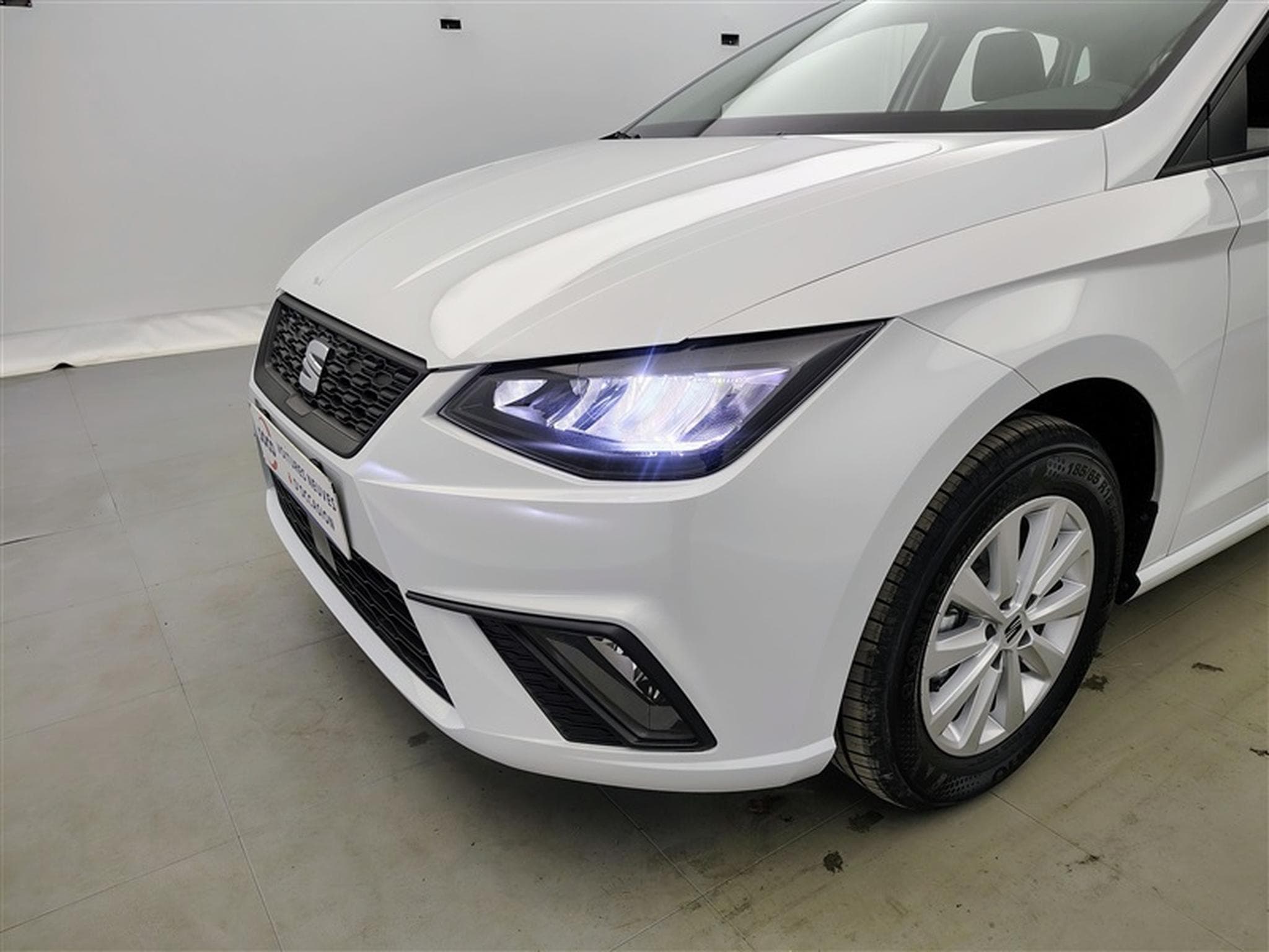 Seat Ibiza 1.0i MPI 80cv CARPLAY / LED / PDC / ALU (2026) - Foto 15