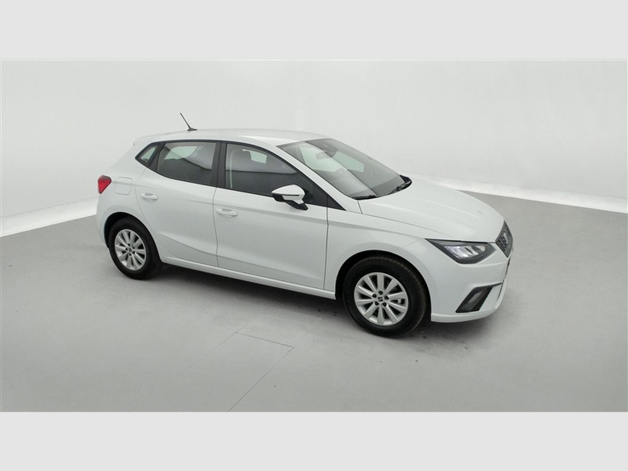 Seat Ibiza 1.0i MPI 80cv CARPLAY / LED / PDC / ALU (2026) - Foto 23