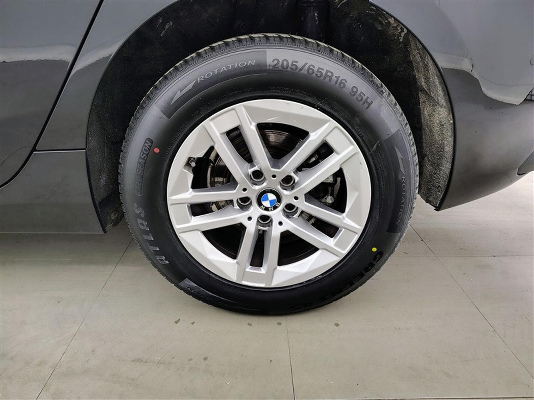 BMW 218 218IA Active Tourer NAVI / FULL LED / ALU (2023) - Foto 6