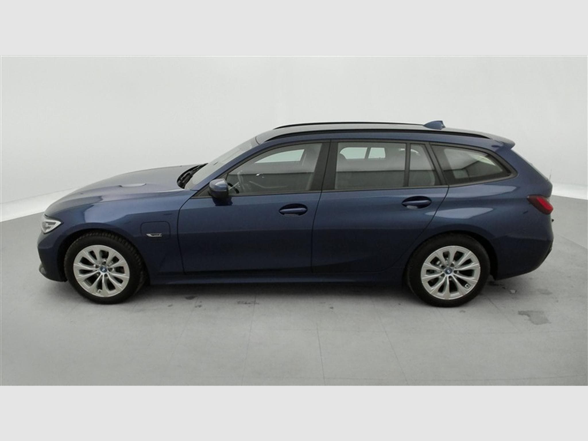 BMW 320 320eA PHEV Business NAVI/FULL LED/JA/PDC AV AR/CARPLAY (2021) - Foto 3