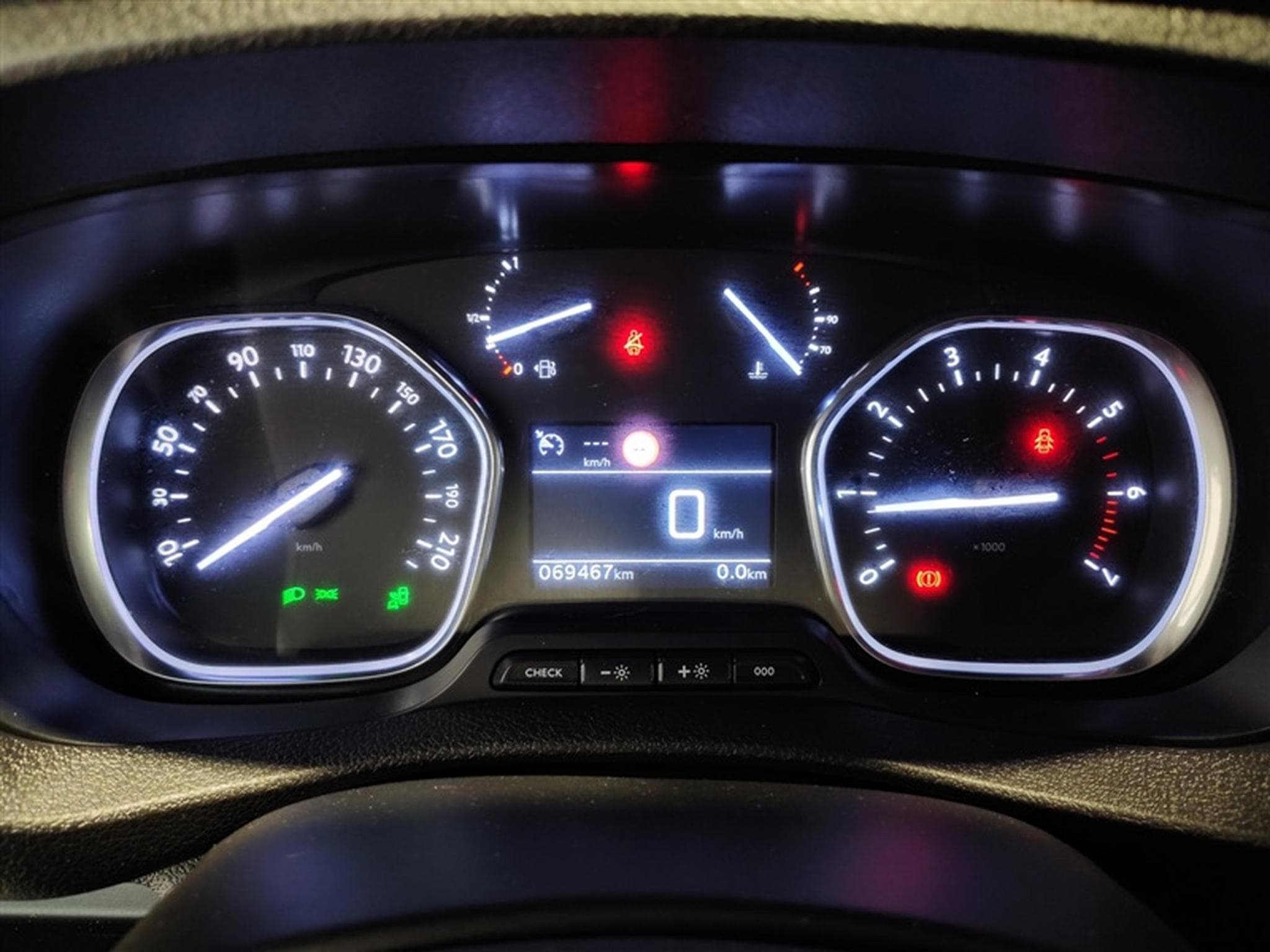 Peugeot Expert 2.0 BlueHDi L2  Premium EAT8 NAVI / CLIM / TEL (2023) - Foto 10