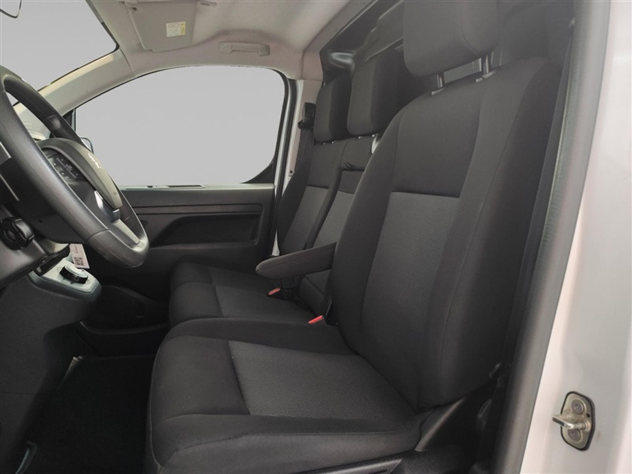 Peugeot Expert 2.0 BlueHDi L2  Premium EAT8 NAVI / CLIM / TEL (2023) - Foto 7