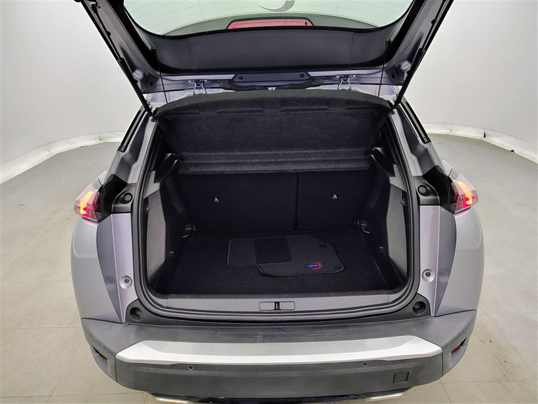 Peugeot 2008 1.2 PureTech 130cv Active Pack NAVI / CAMERA / JA 16" (2022) - Photo 14