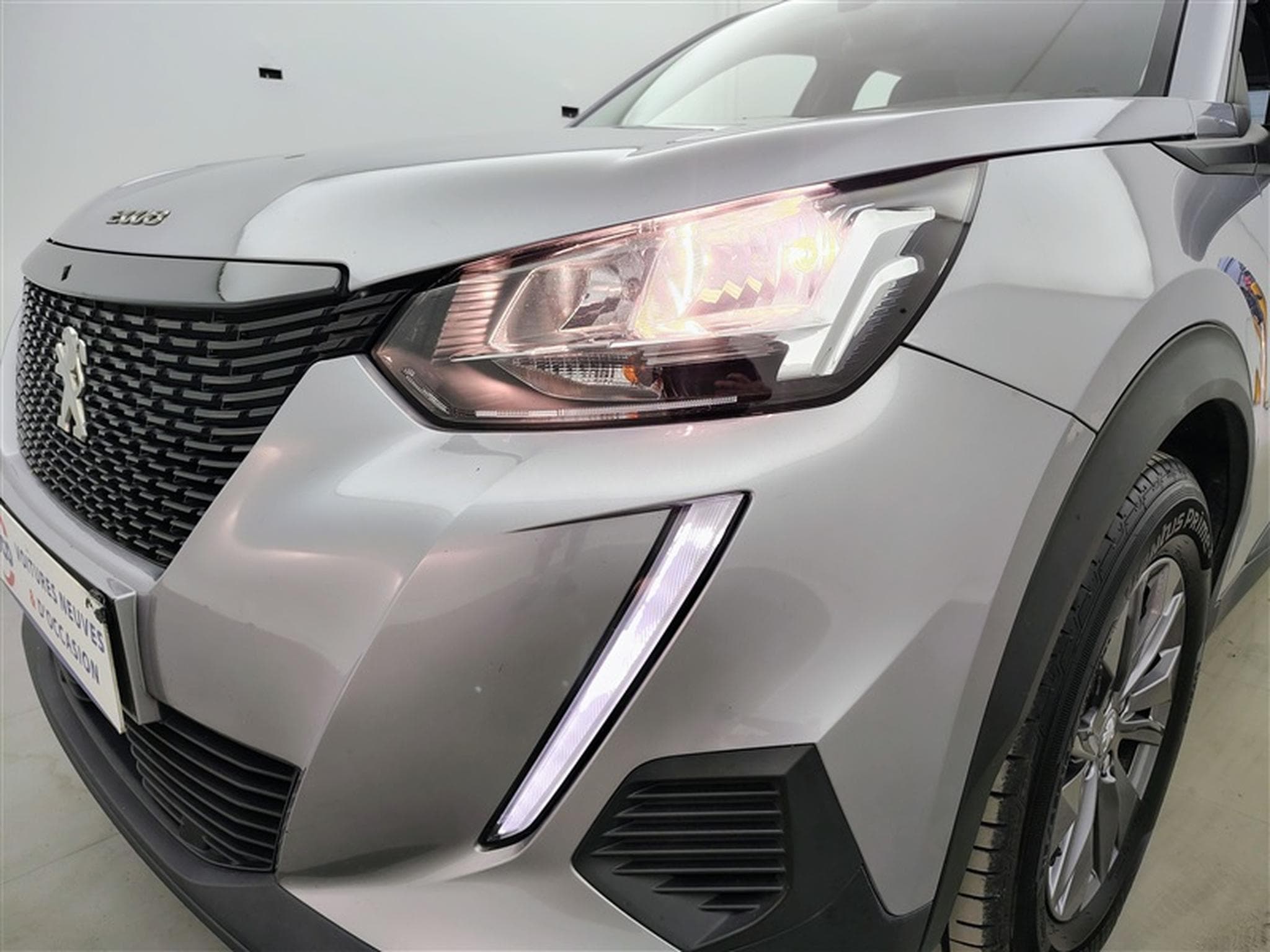 Peugeot 2008 1.2 PureTech 130cv Active Pack NAVI / CAMERA / JA 16" (2022) - Photo 15