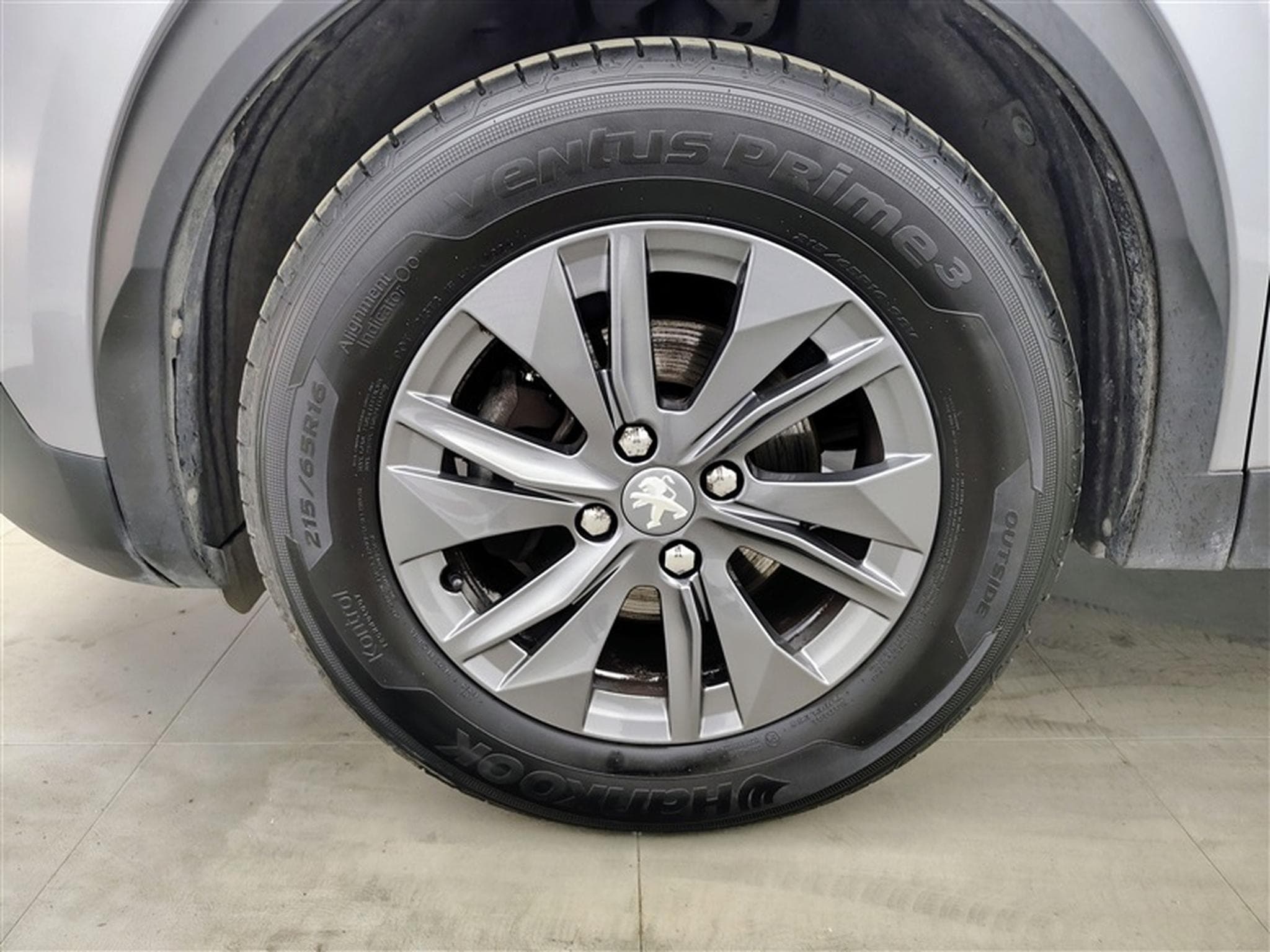Peugeot 2008 1.2 PureTech 130cv Active Pack NAVI / CAMERA / JA 16" (2022) - Photo 6