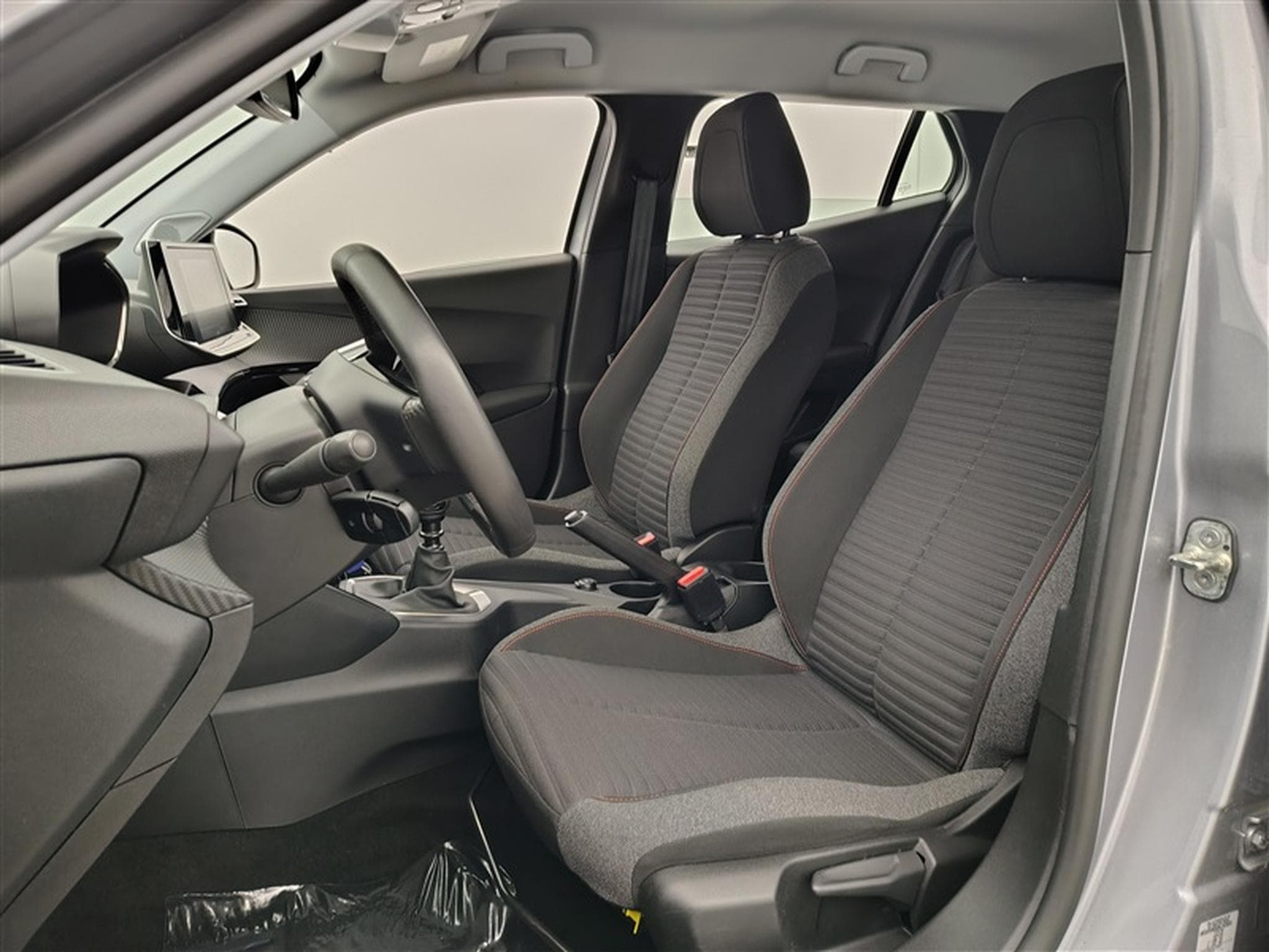 Peugeot 2008 1.2 PureTech 130cv Active Pack NAVI / CAMERA / JA 16" (2022) - Photo 7