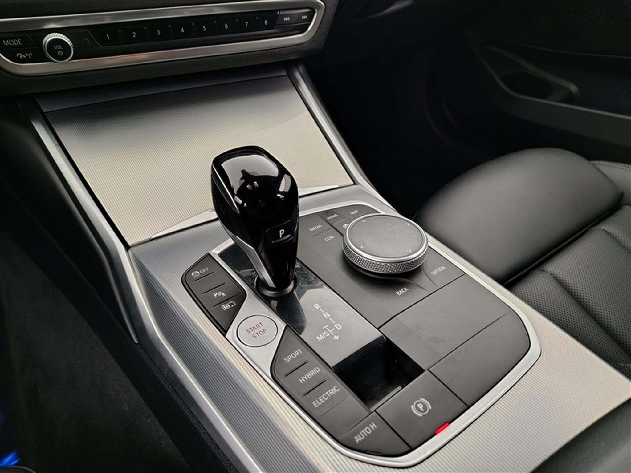 BMW 320 320eAS Pack M S-CUIR / NAVI COCKPIT / ALU18" (2022) - Foto 12