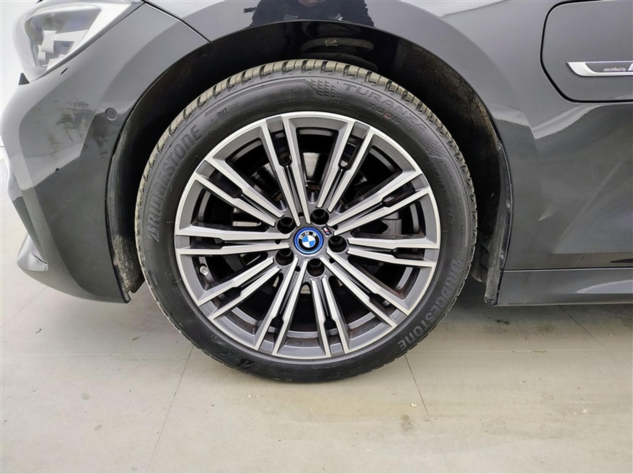 BMW 320 320eAS Pack M S-CUIR / NAVI COCKPIT / ALU18" (2022) - Foto 6