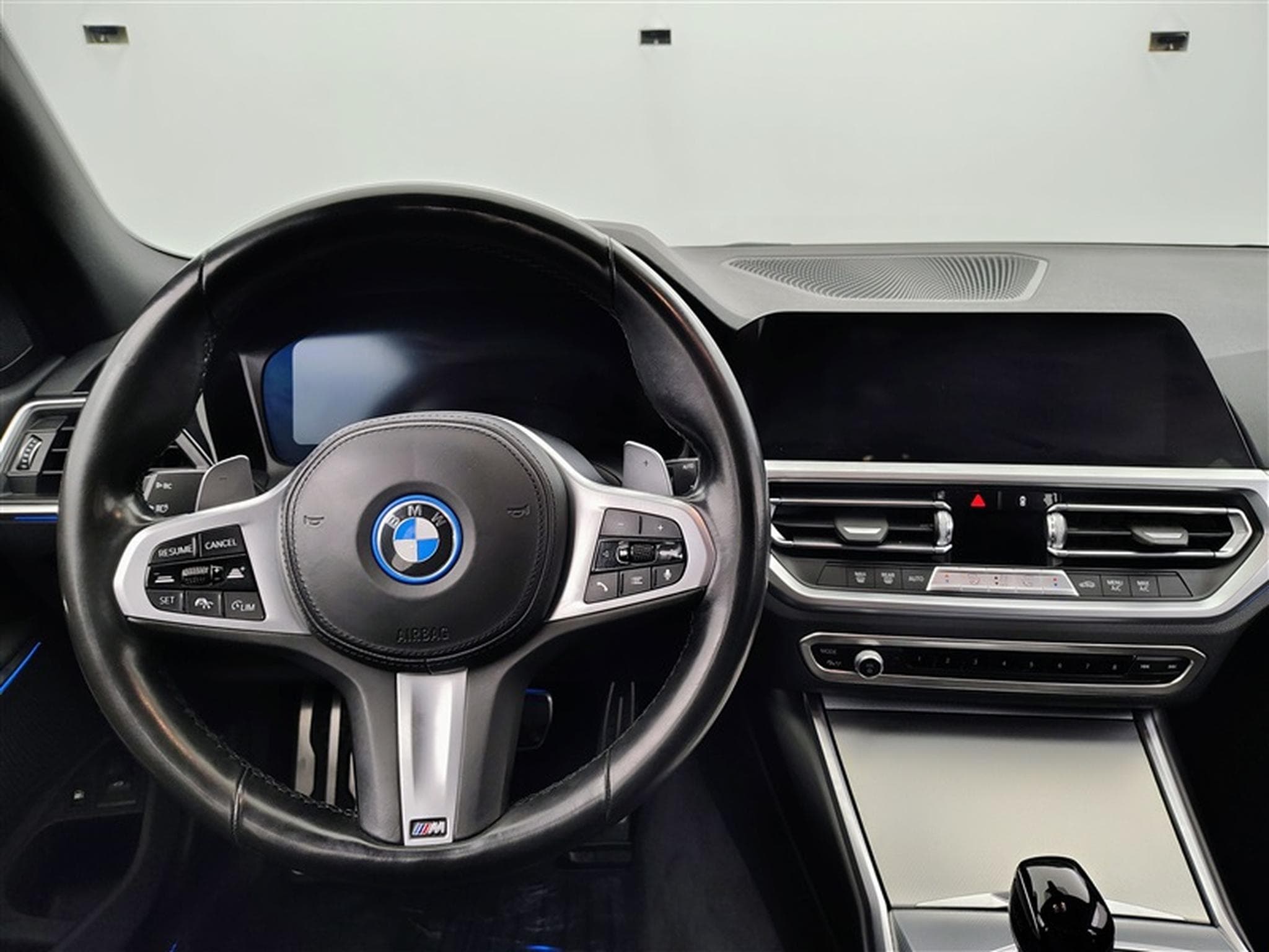BMW 320 320eAS Pack M S-CUIR / NAVI COCKPIT / ALU18" (2022) - Foto 9