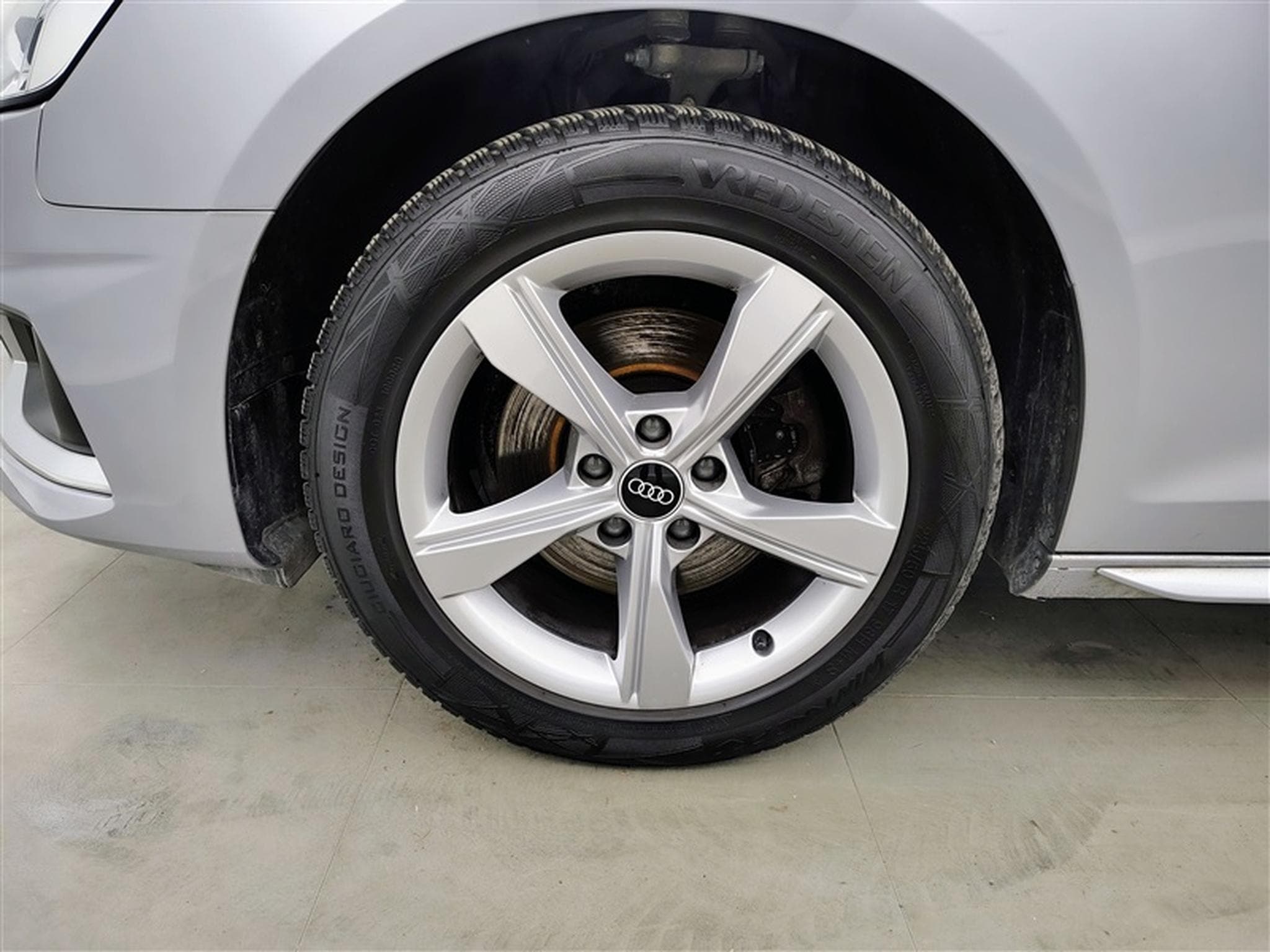 Audi A4 35 TFSI S tronic Cuir / Navi Cockpit / Led / PDC av+ar (2021) - Foto 6