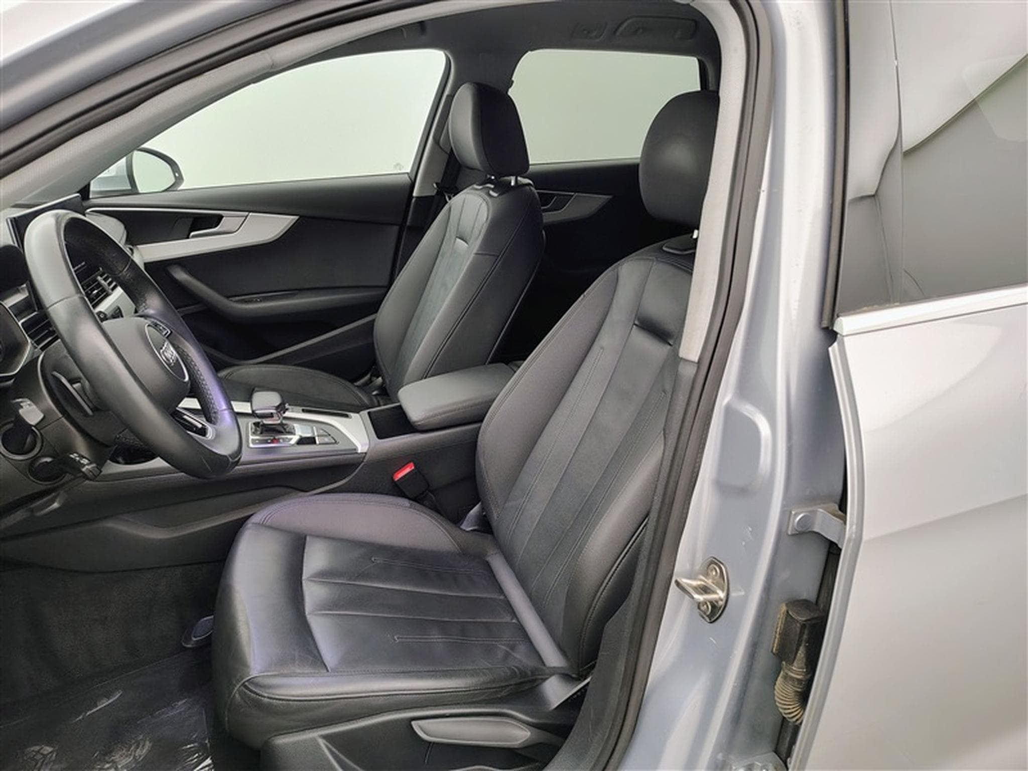 Audi A4 35 TFSI S tronic Cuir / Navi Cockpit / Led / PDC av+ar (2021) - Foto 7