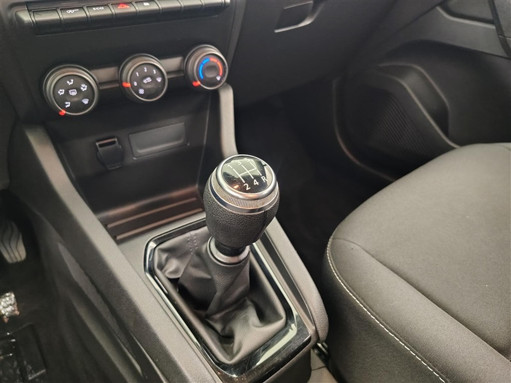 Renault Captur 1.0 TCe Life (2020) - Foto 12