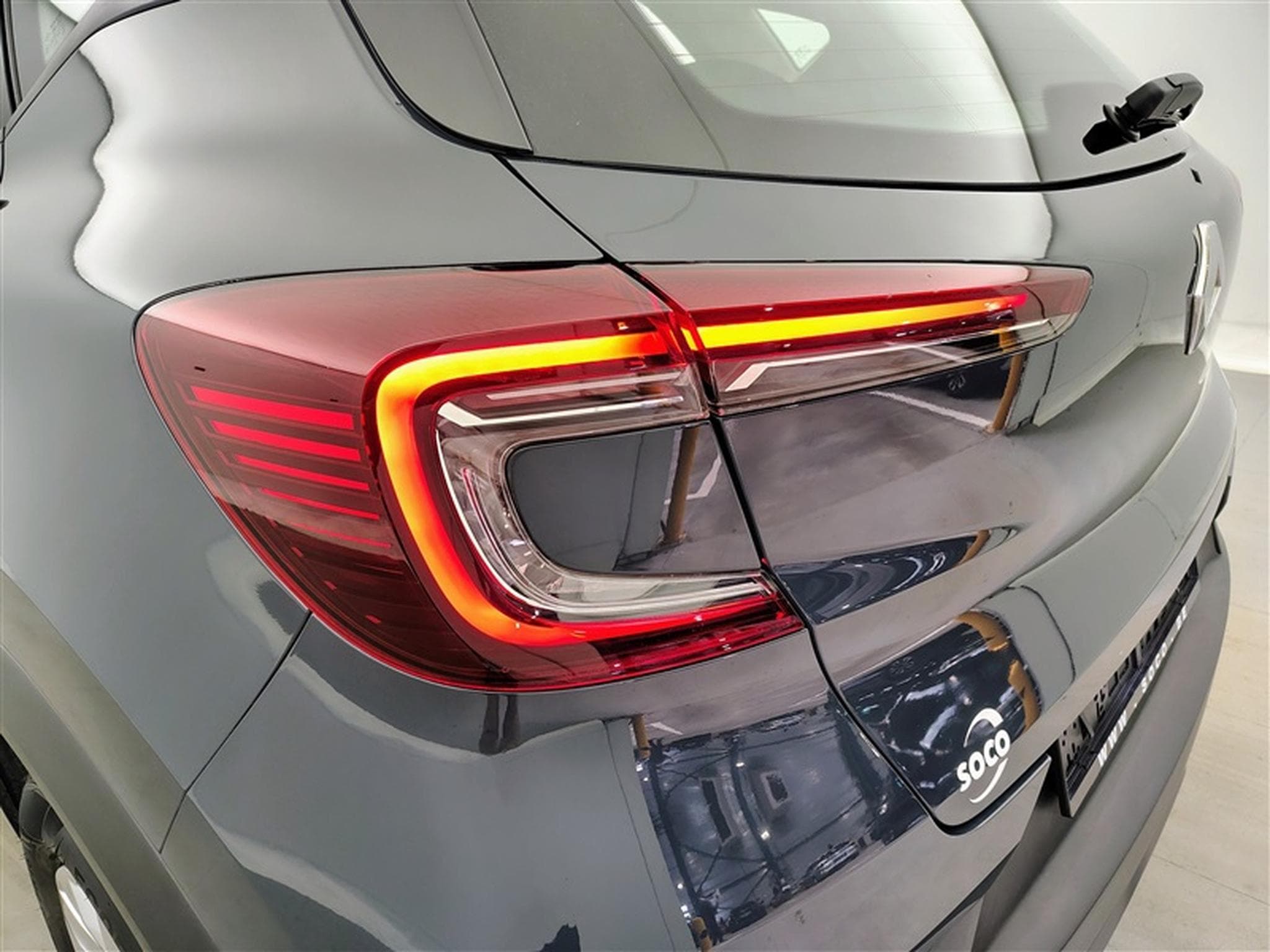 Renault Captur 1.0 TCe Life (2020) - Foto 16