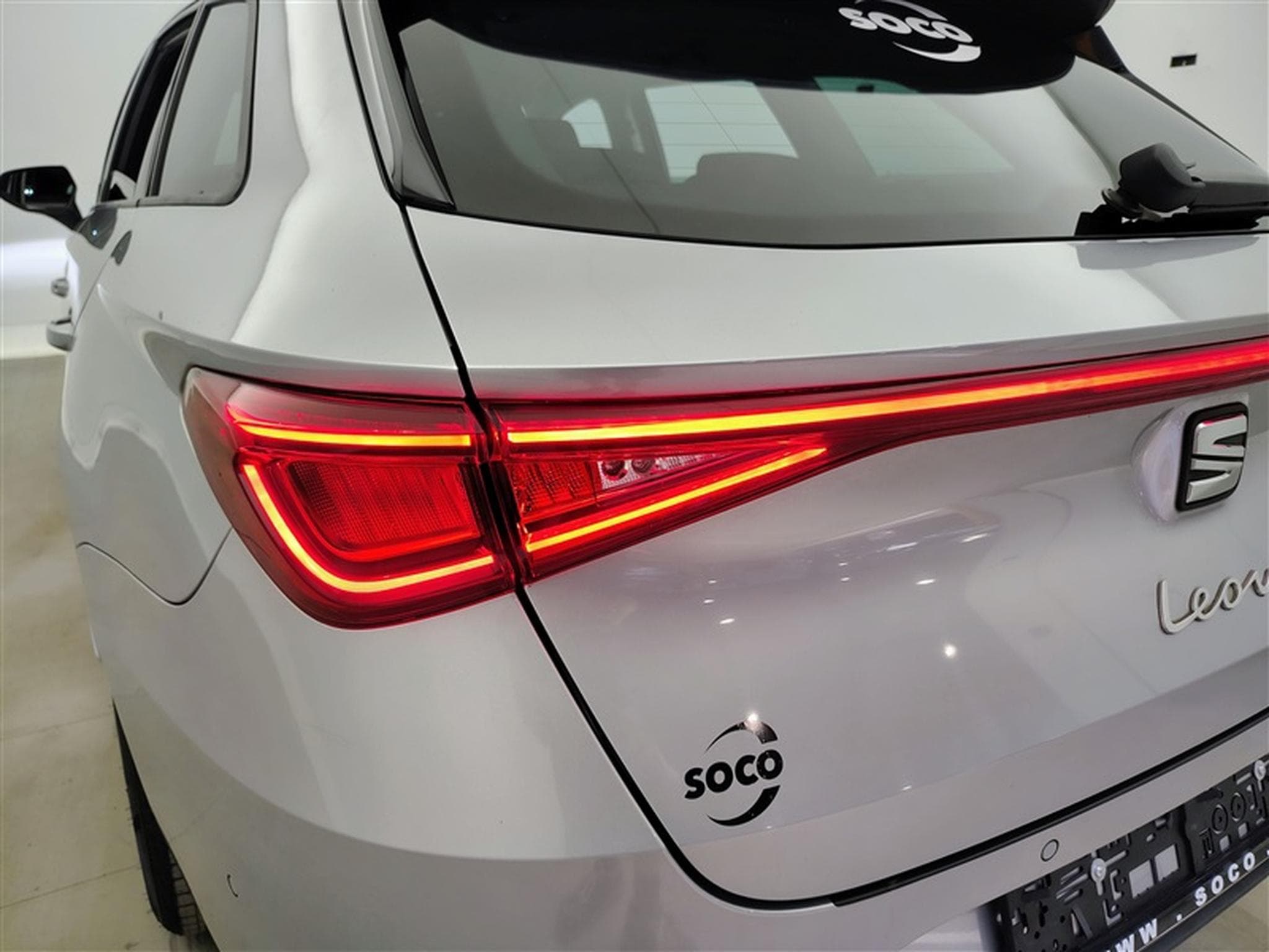 Seat Leon 1.0 EcoTSI Move! NAVI/LED/JA16/PDC AV AR (2023) - Foto 16
