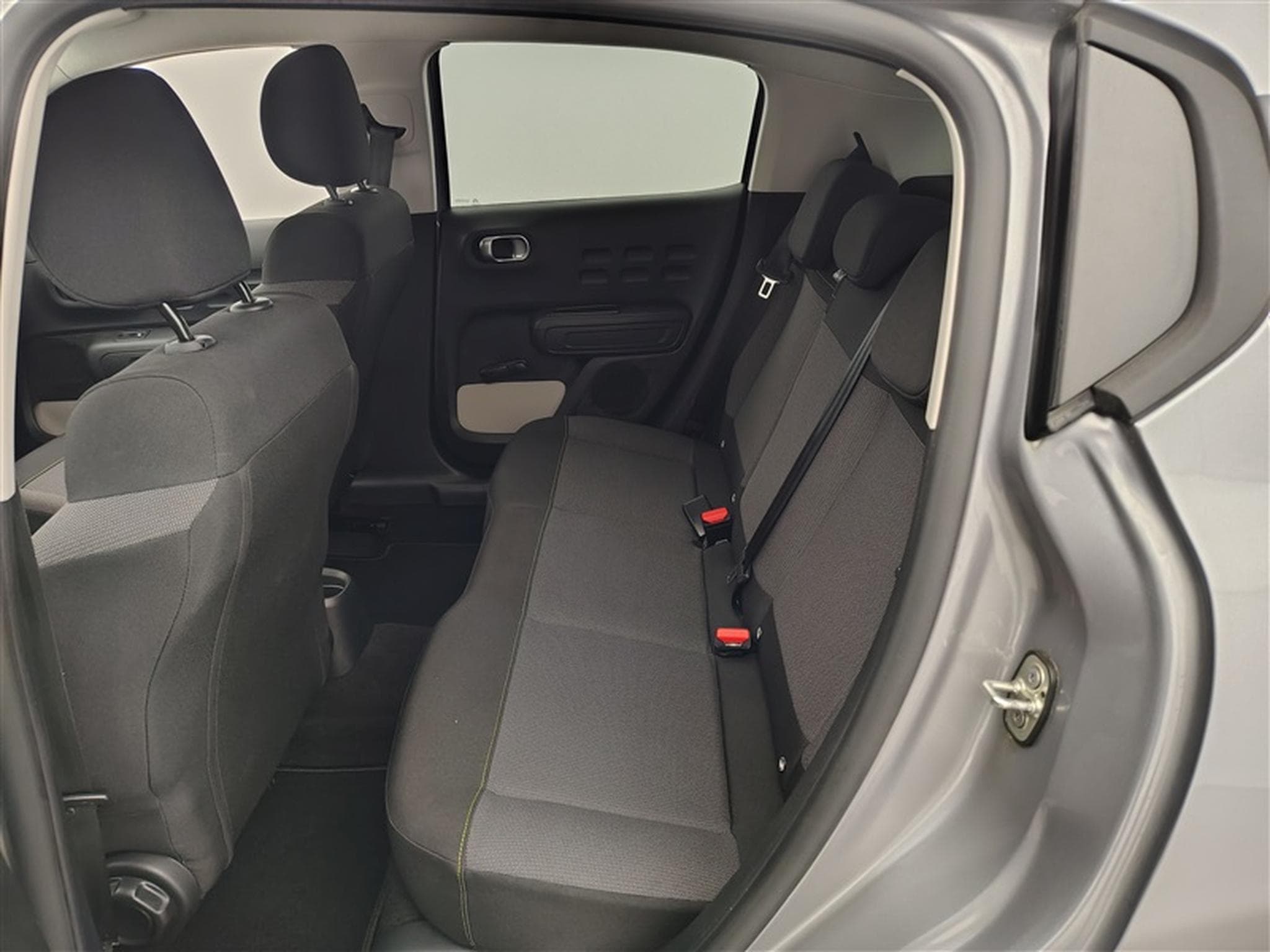 Citroen C3 1.2i PureTech Shine S&S (EU6.4) (2023) - Foto 13