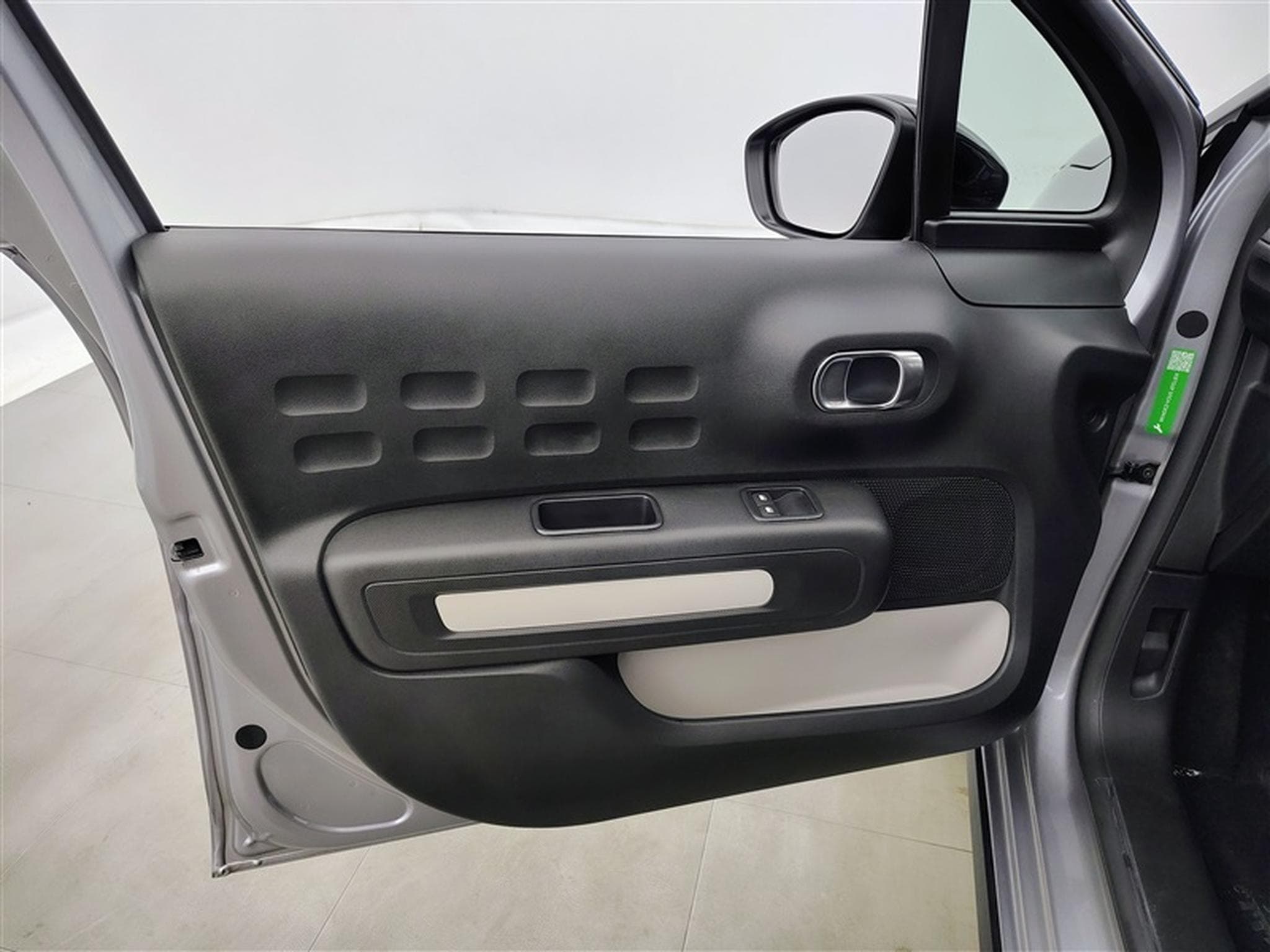 Citroen C3 1.2i PureTech Shine S&S (EU6.4) (2023) - Foto 16
