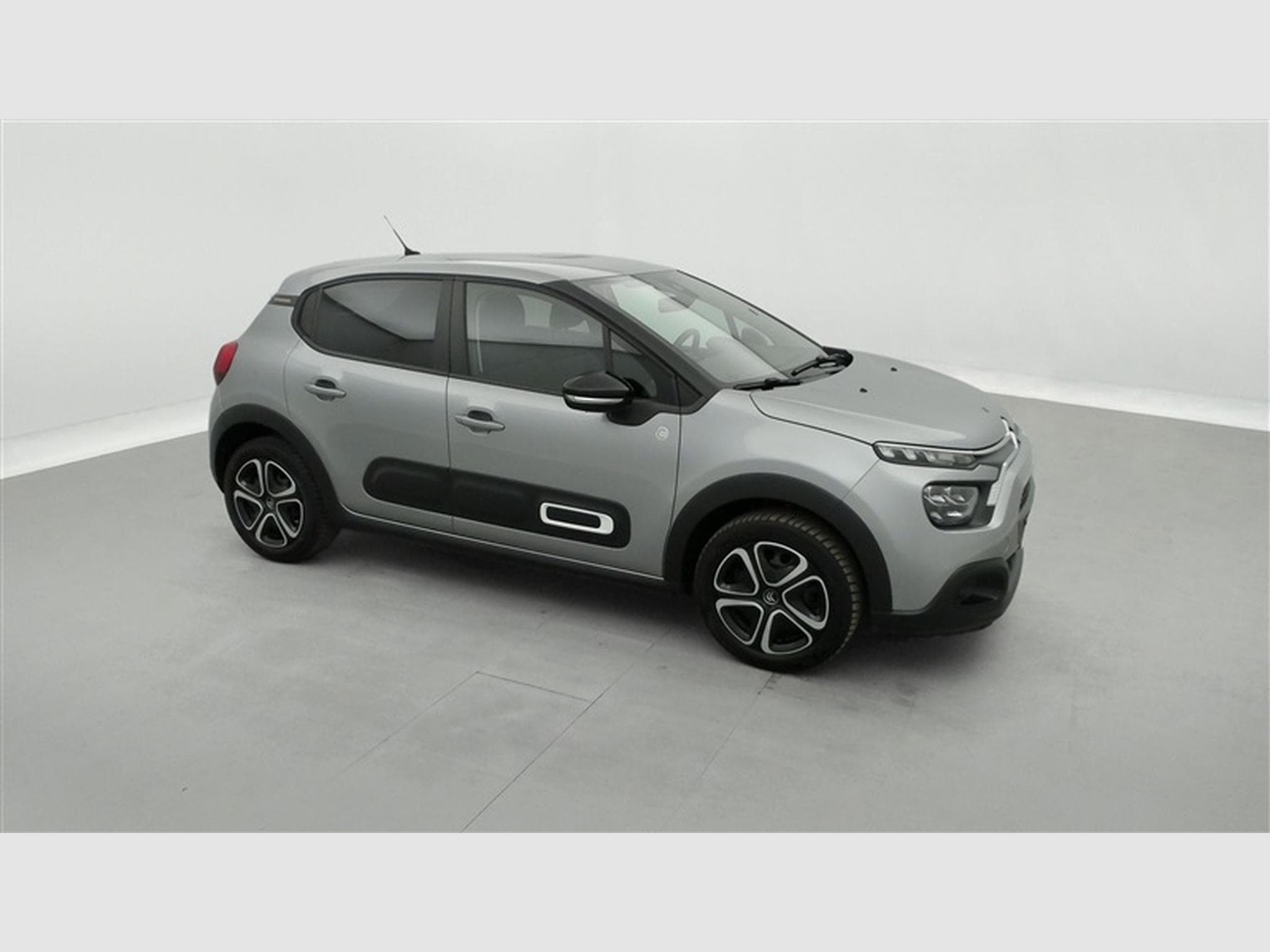 Citroen C3 1.2i PureTech Shine S&S (EU6.4) (2023) - Foto 21