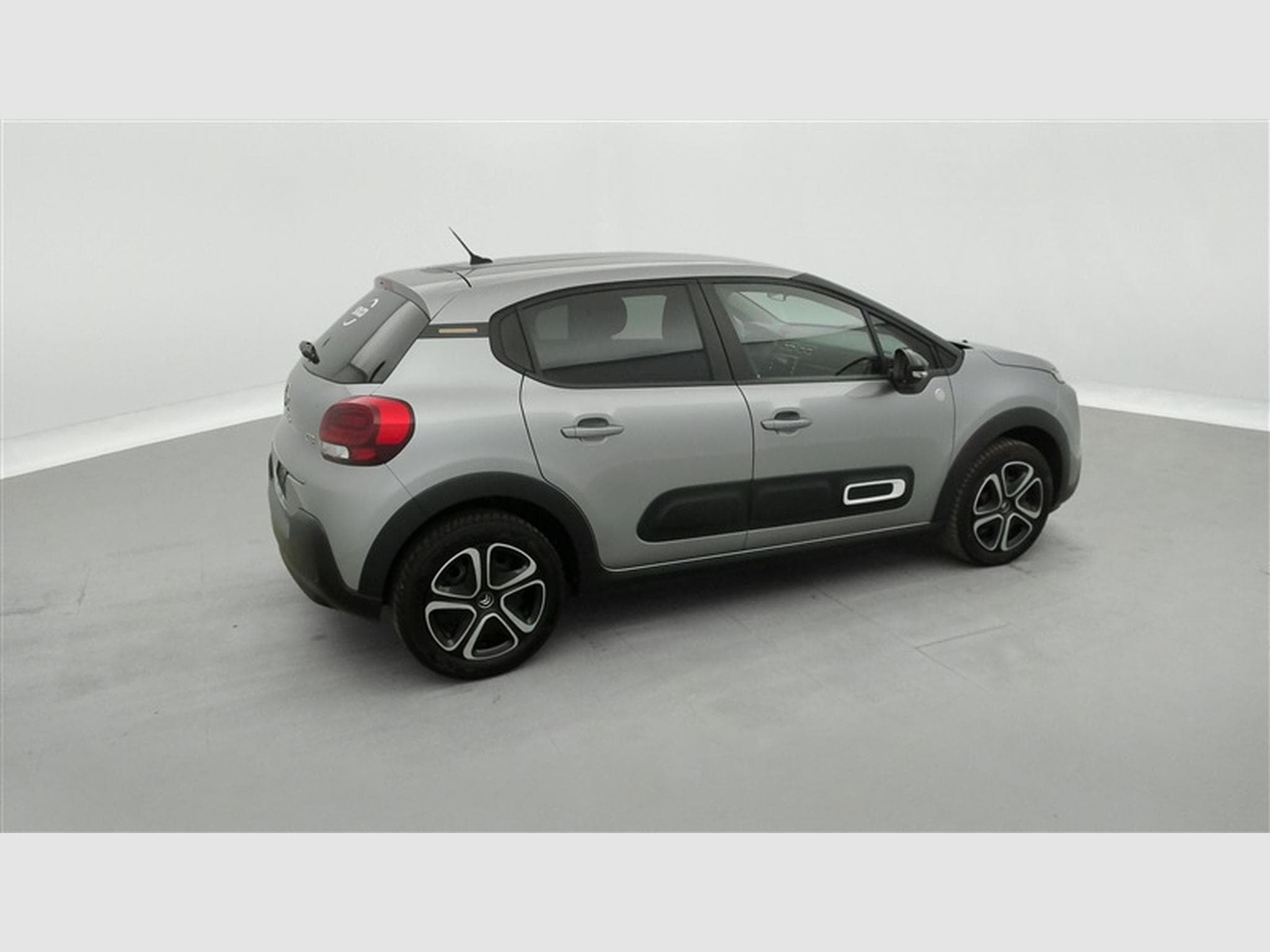 Citroen C3 1.2i PureTech Shine S&S (EU6.4) (2023) - Foto 23
