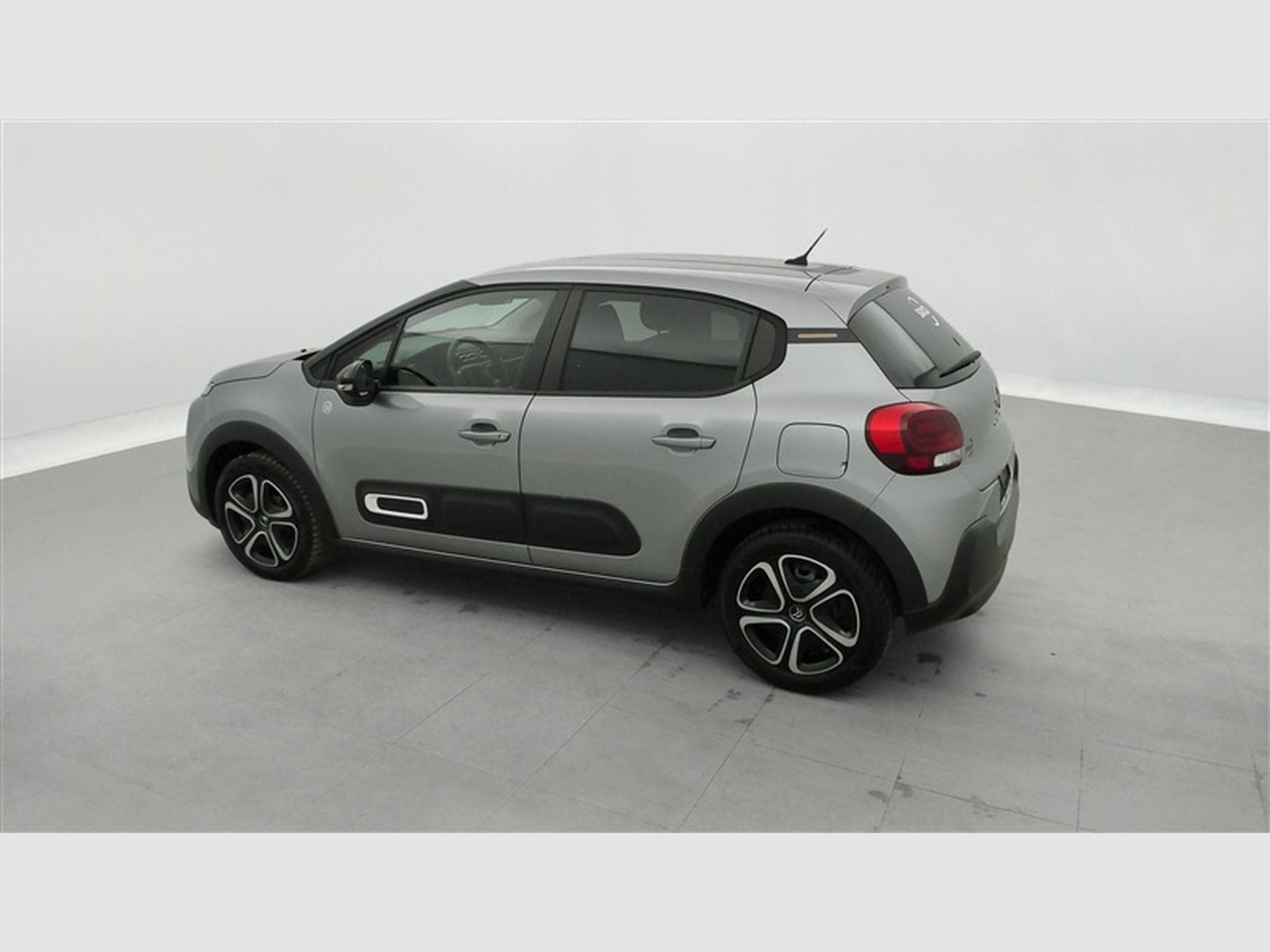 Citroen C3 1.2i PureTech Shine S&S (EU6.4) (2023) - Foto 25
