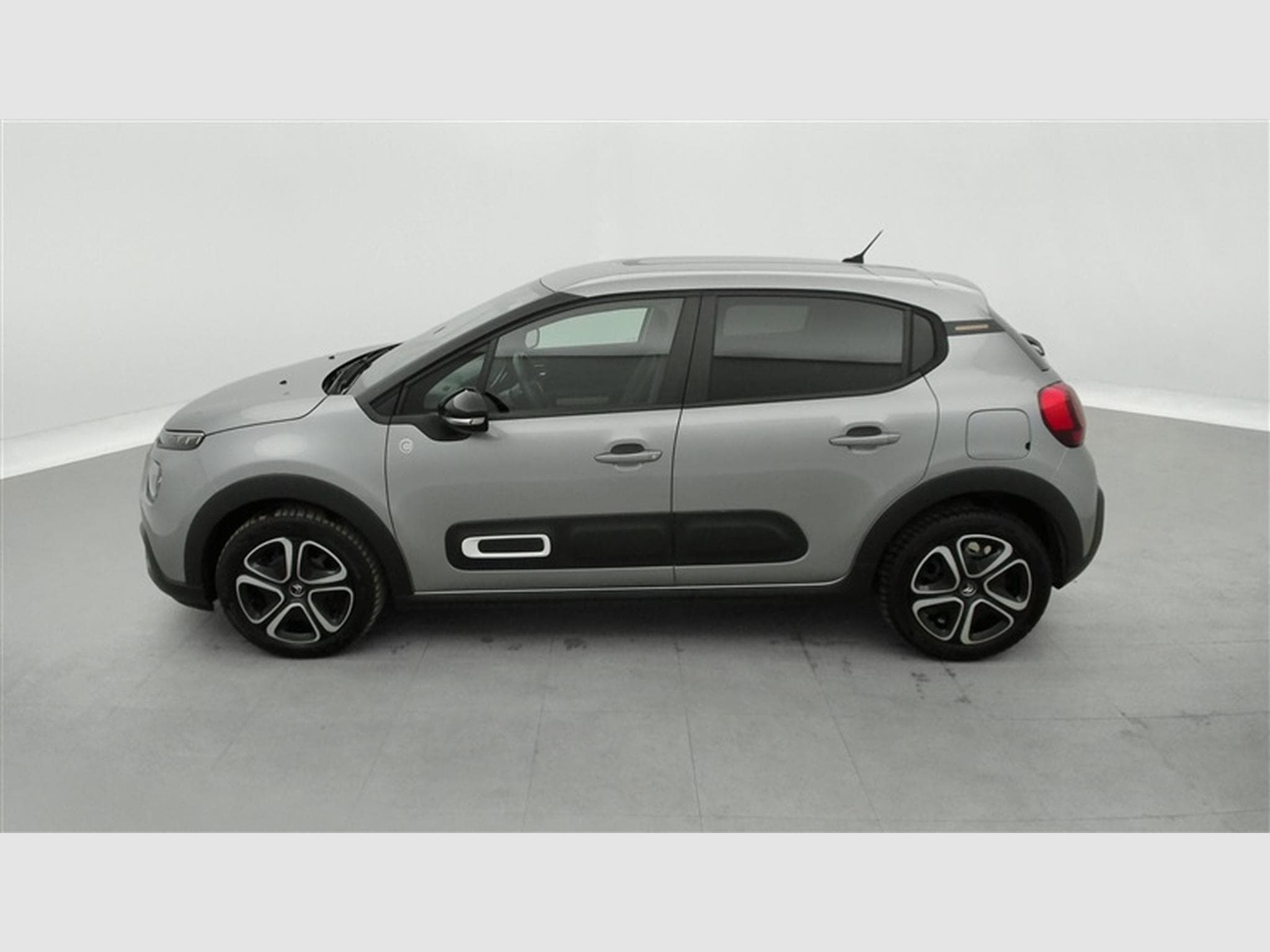 Citroen C3 1.2i PureTech Shine S&S (EU6.4) (2023) - Foto 3