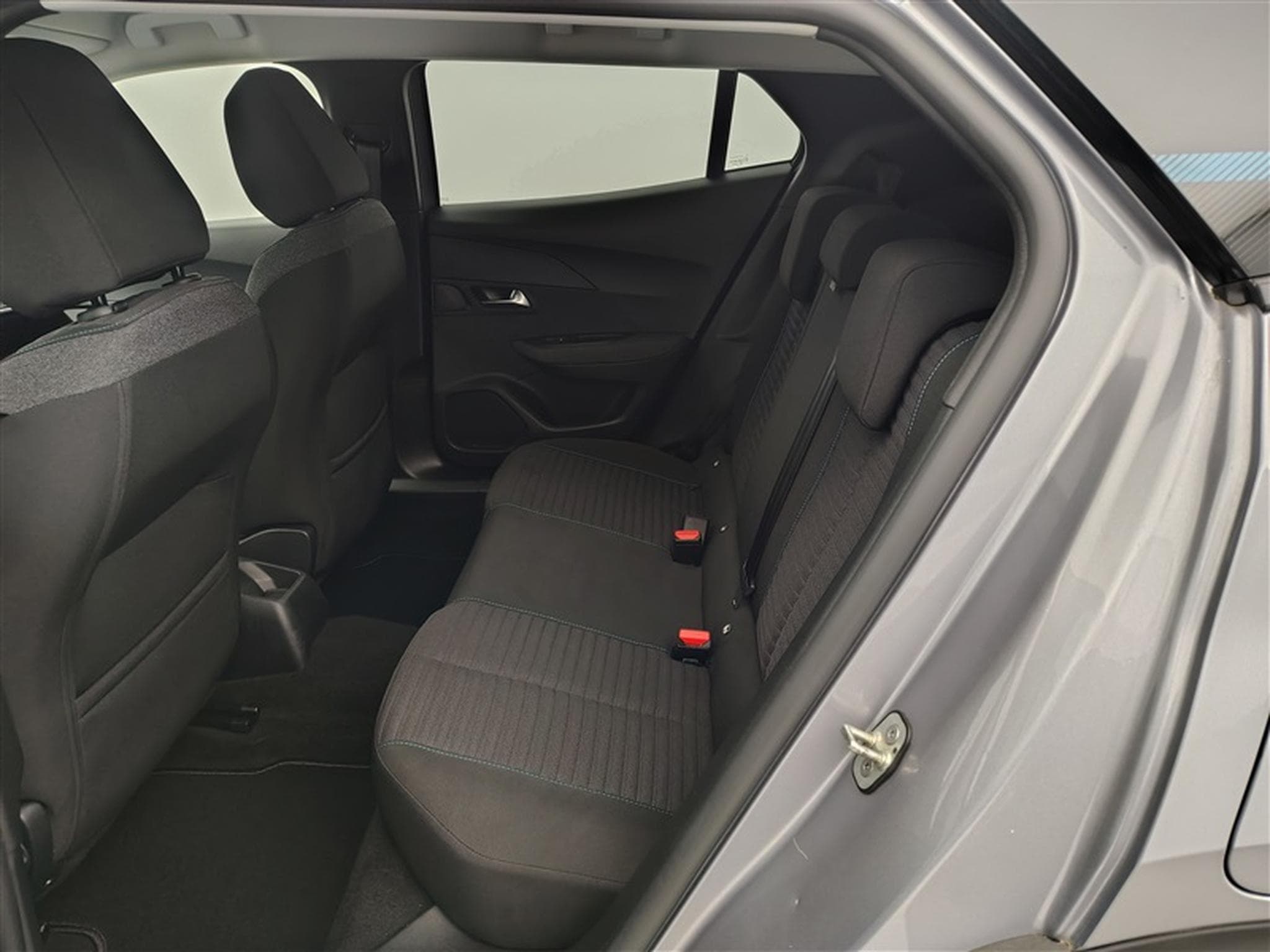 Peugeot 2008 1.2 PureTech 130Cv Style (2022) - Photo 13