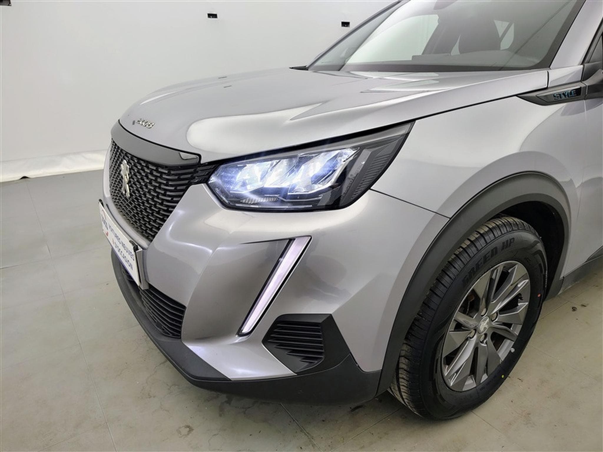 Peugeot 2008 1.2 PureTech 130Cv Style (2022) - Photo 15