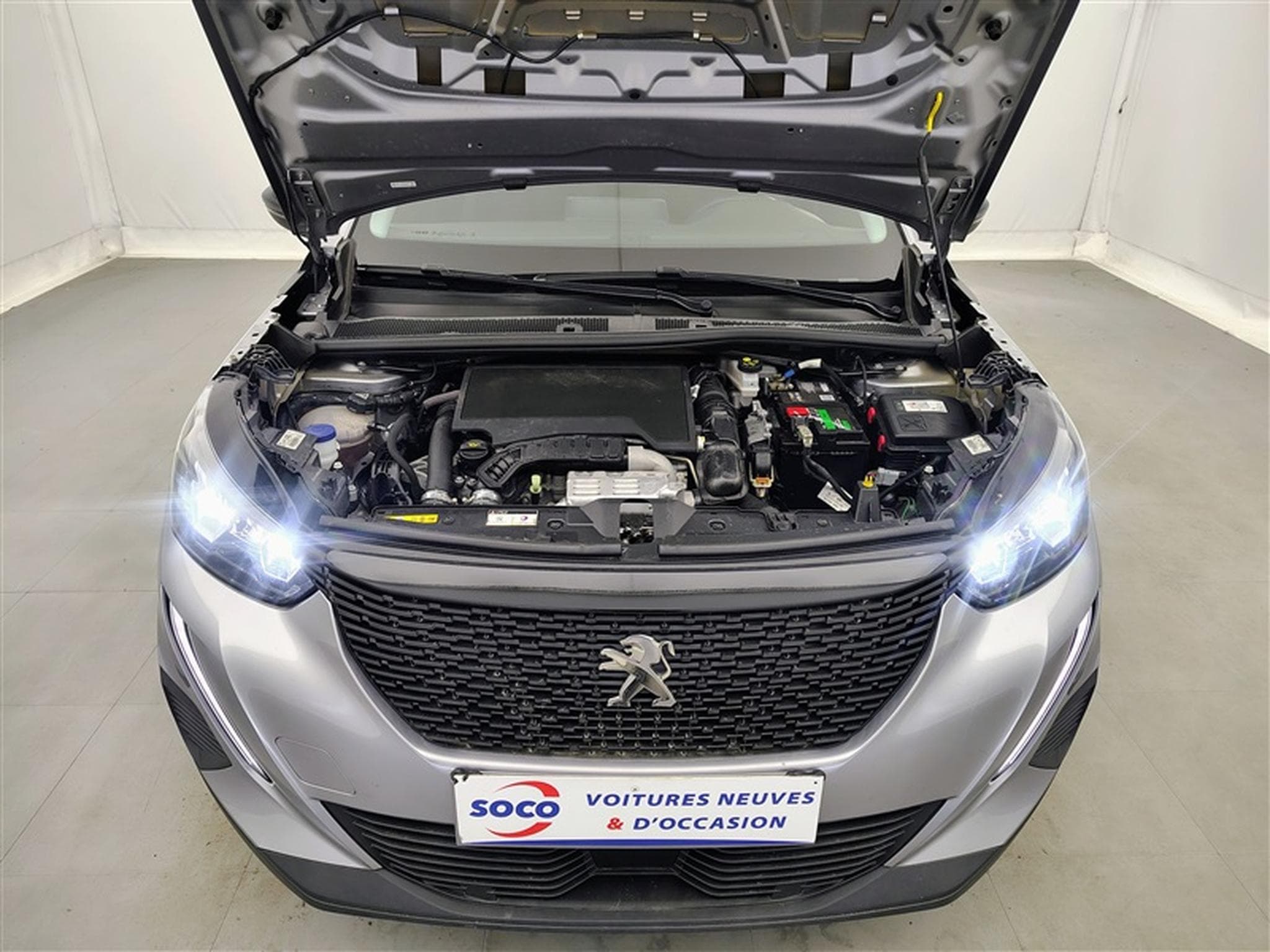 Peugeot 2008 1.2 PureTech 130Cv Style (2022) - Photo 18