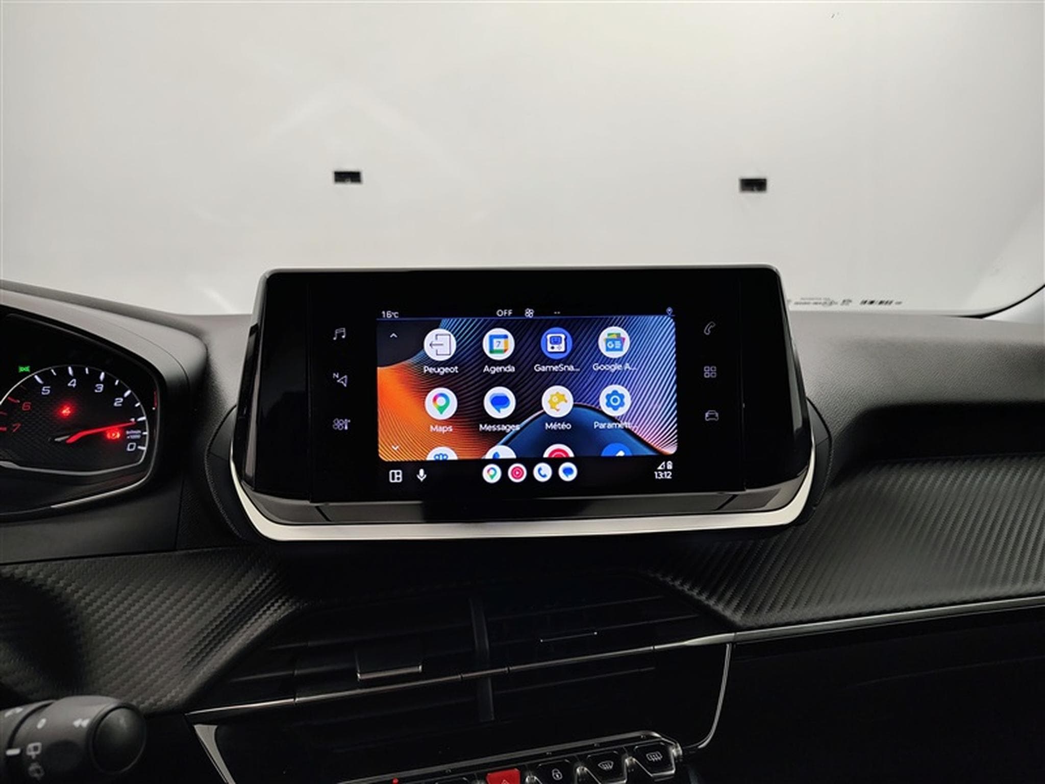 Peugeot 2008 1.2 PureTech 130Cv Style (2022) - Photo 19