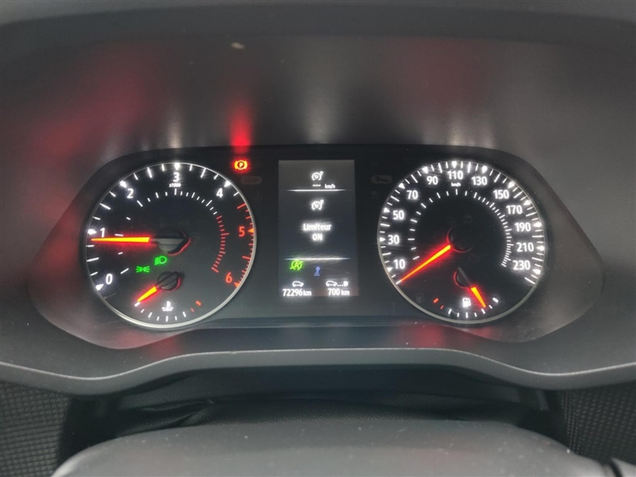 Renault Trafic 2.0 dCi 27 L1H1 Confort NAVI / CLIM / TEL (2022) - Photo 10