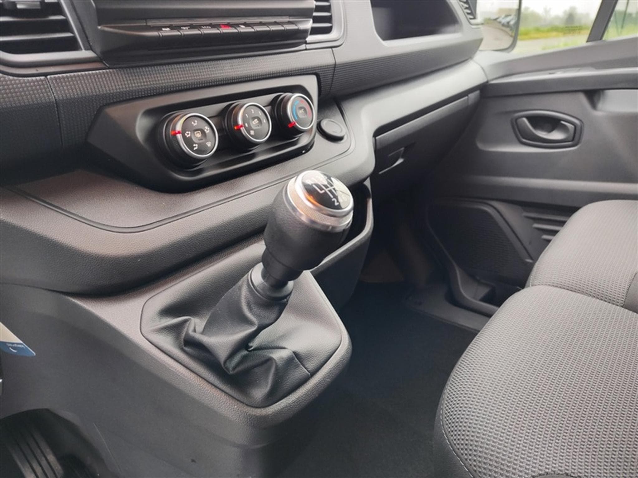 Renault Trafic 2.0 dCi 27 L1H1 Confort NAVI / CLIM / TEL (2022) - Photo 13
