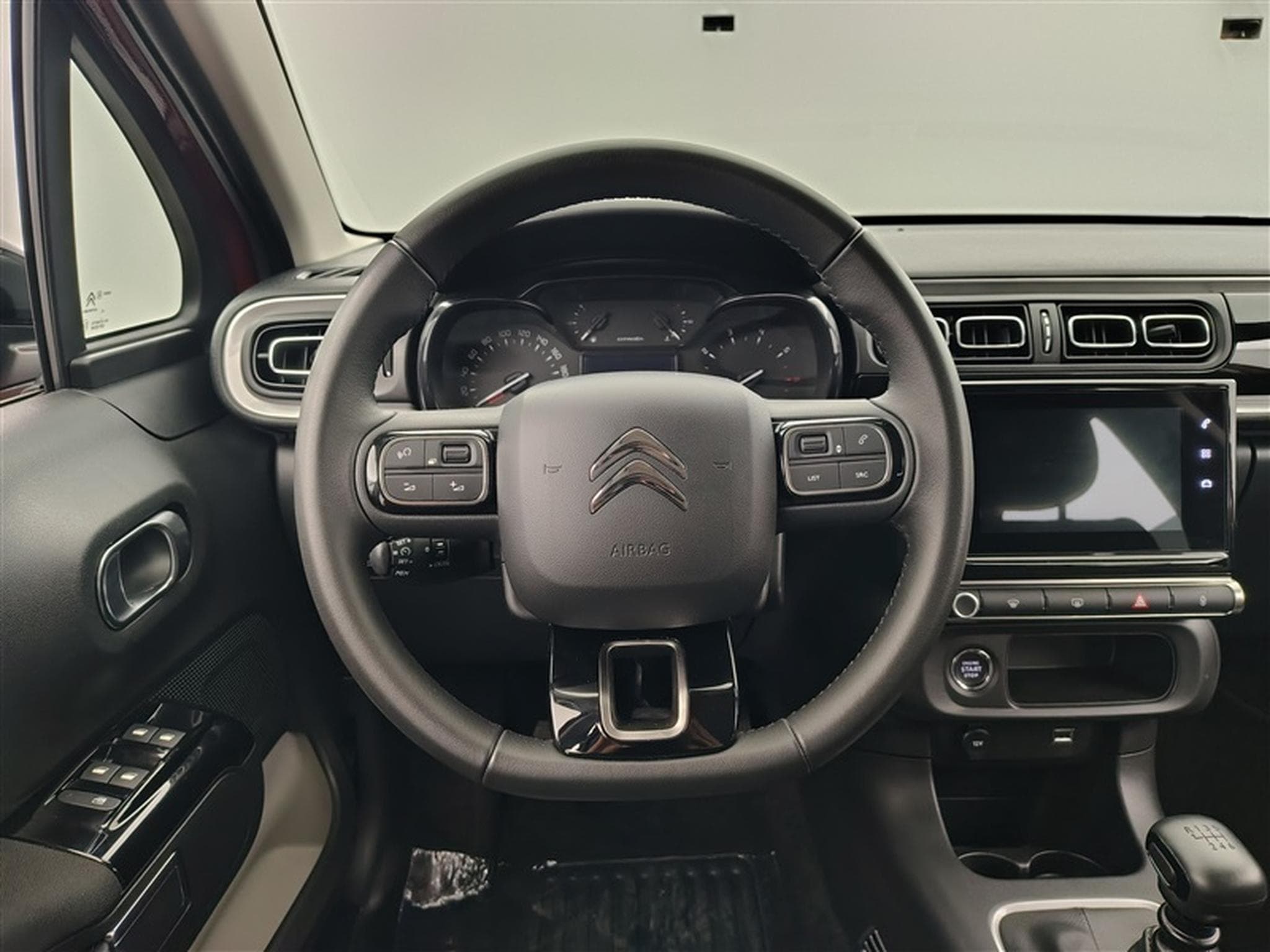 Citroen C3 1.2i PureTech Feel NAVI / FULL LED / CARPLAY (2024) - Photo 9