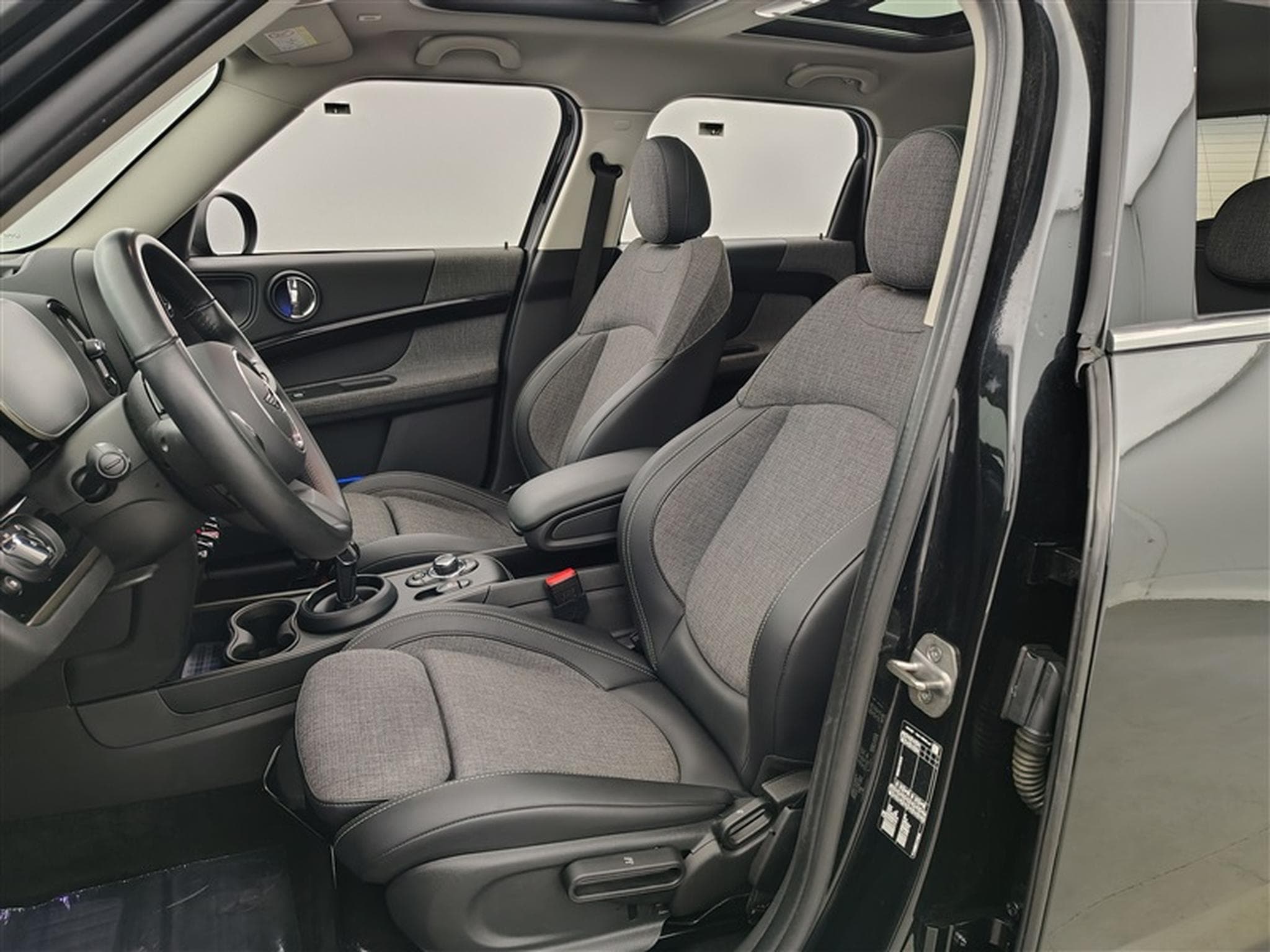 MINI Countryman 1.5iA Cooper NAVI / PANO / CAMERA / CARPLAY / FULL LED (2023) - Photo 7