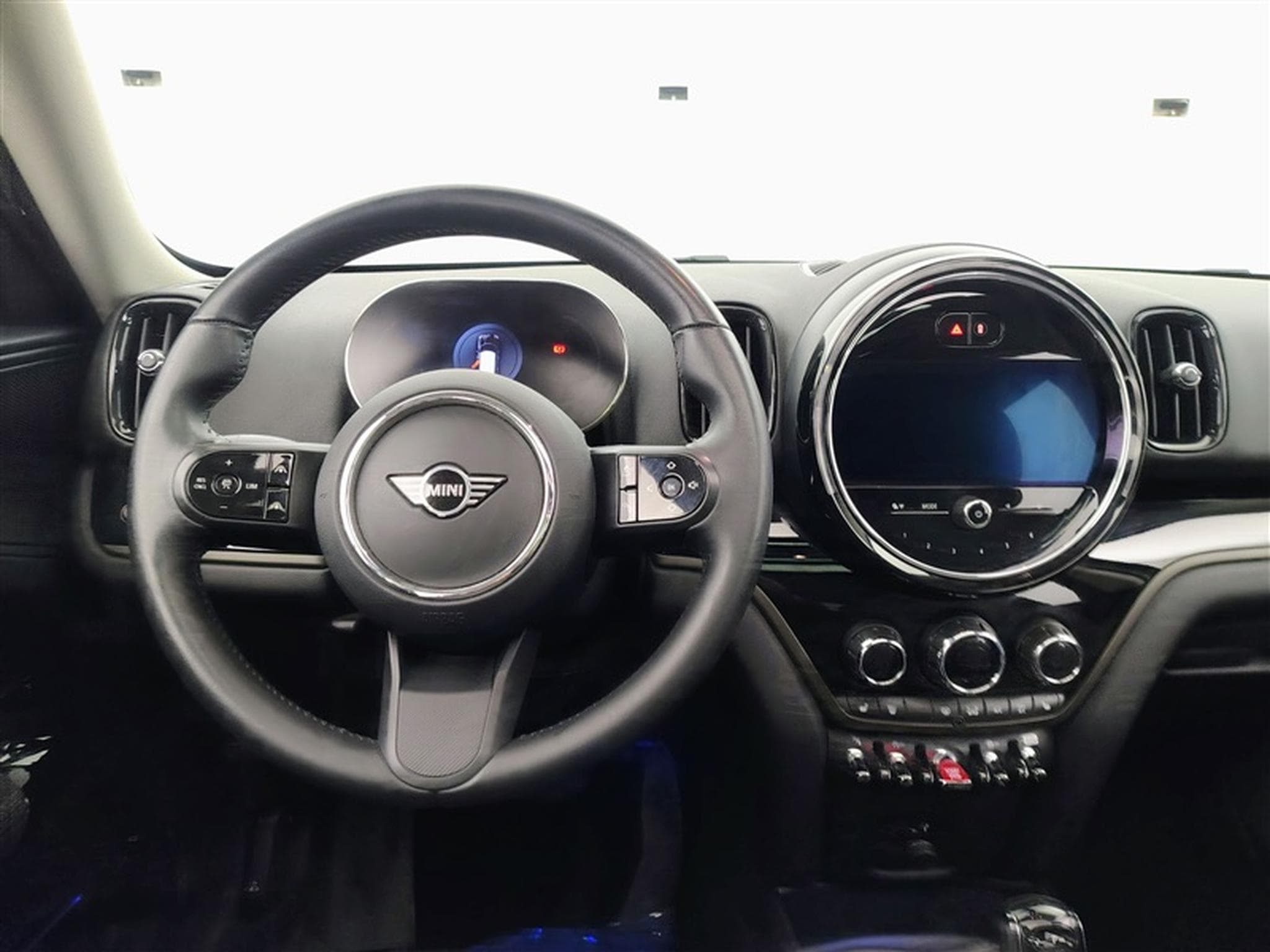 MINI Countryman 1.5iA Cooper NAVI / PANO / CAMERA / CARPLAY / FULL LED (2023) - Photo 9