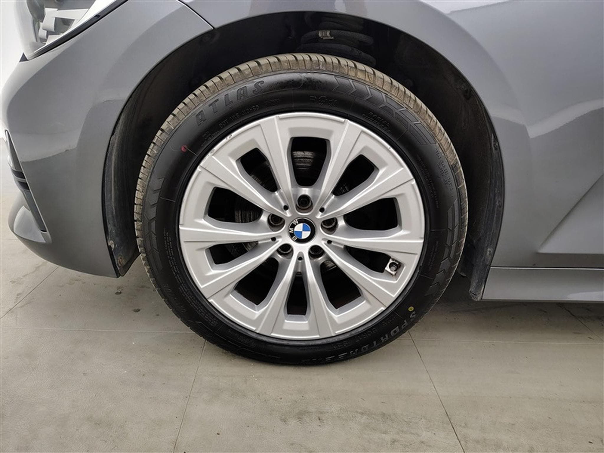 BMW 318 318iA Business NAVI/LED/JA17/PDC AV AR (2021) - Foto 6