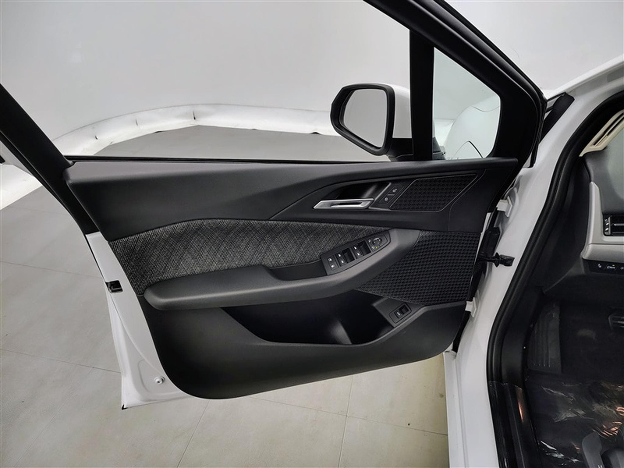 BMW 225 xeA PHEV Business Ed. NAVI / FULL LED / CLIM (2023) - Photo 17