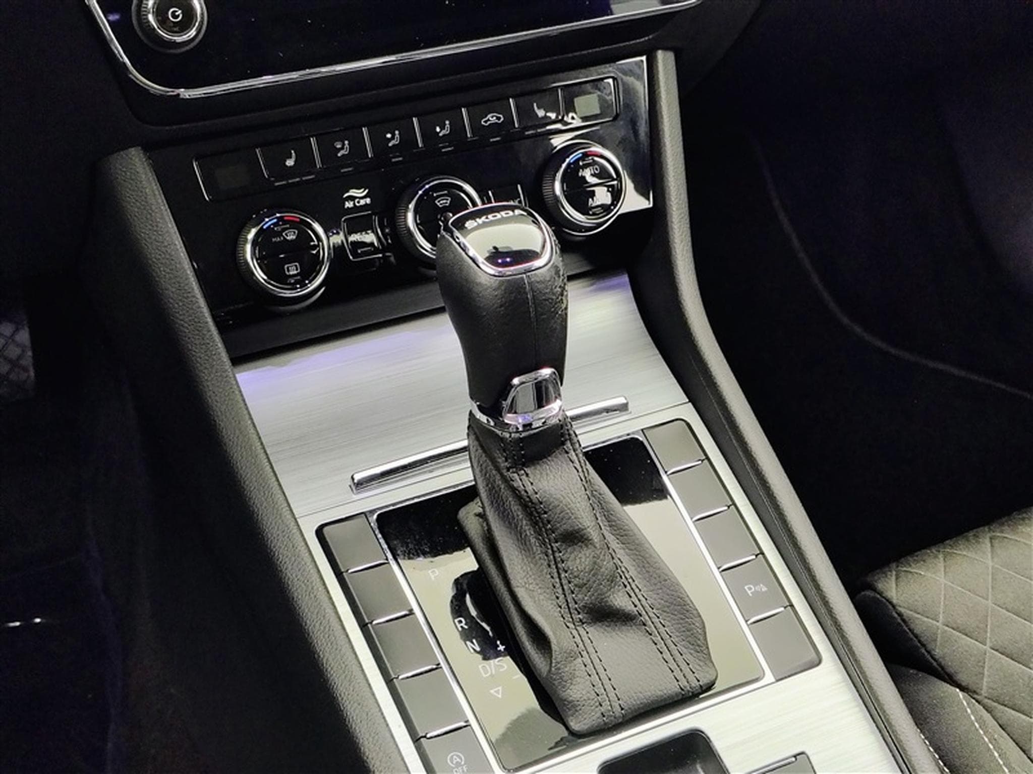 Skoda Superb 1.5 TSI ACT Clever+ DSG (2023) - Photo 12