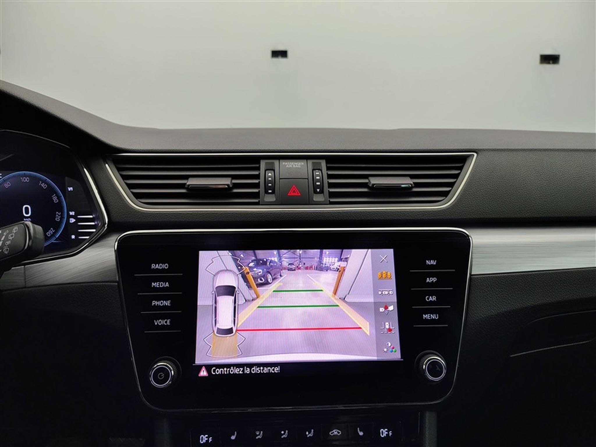 Skoda Superb 1.5 TSI ACT Clever+ DSG (2023) - Photo 17
