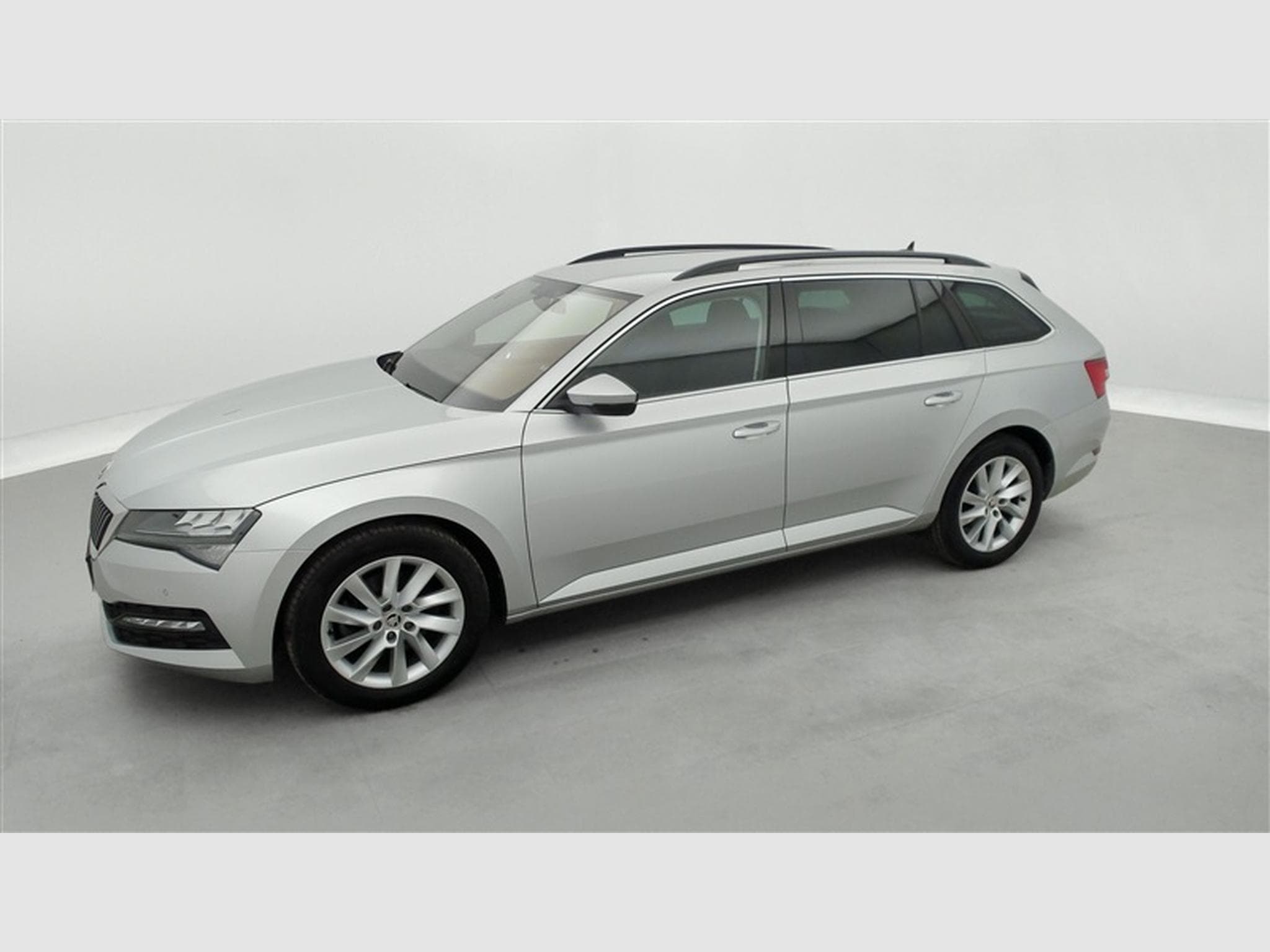 Skoda Superb 1.5 TSI ACT Clever+ DSG (2023) - Photo 20