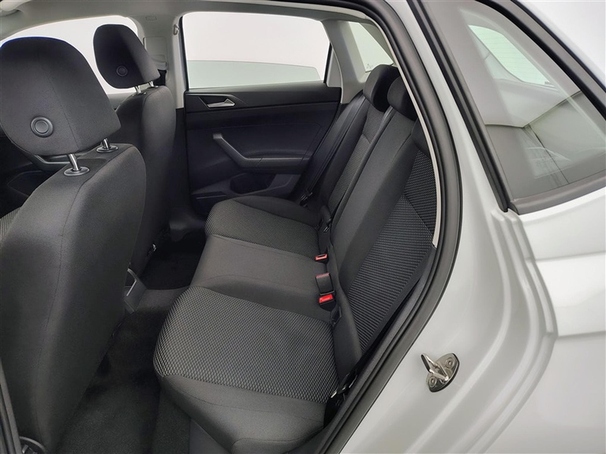 VW Polo 1.0 MPI 80cv Life CARPLAY / FULL LED / PDC AR (2026) - Photo 13
