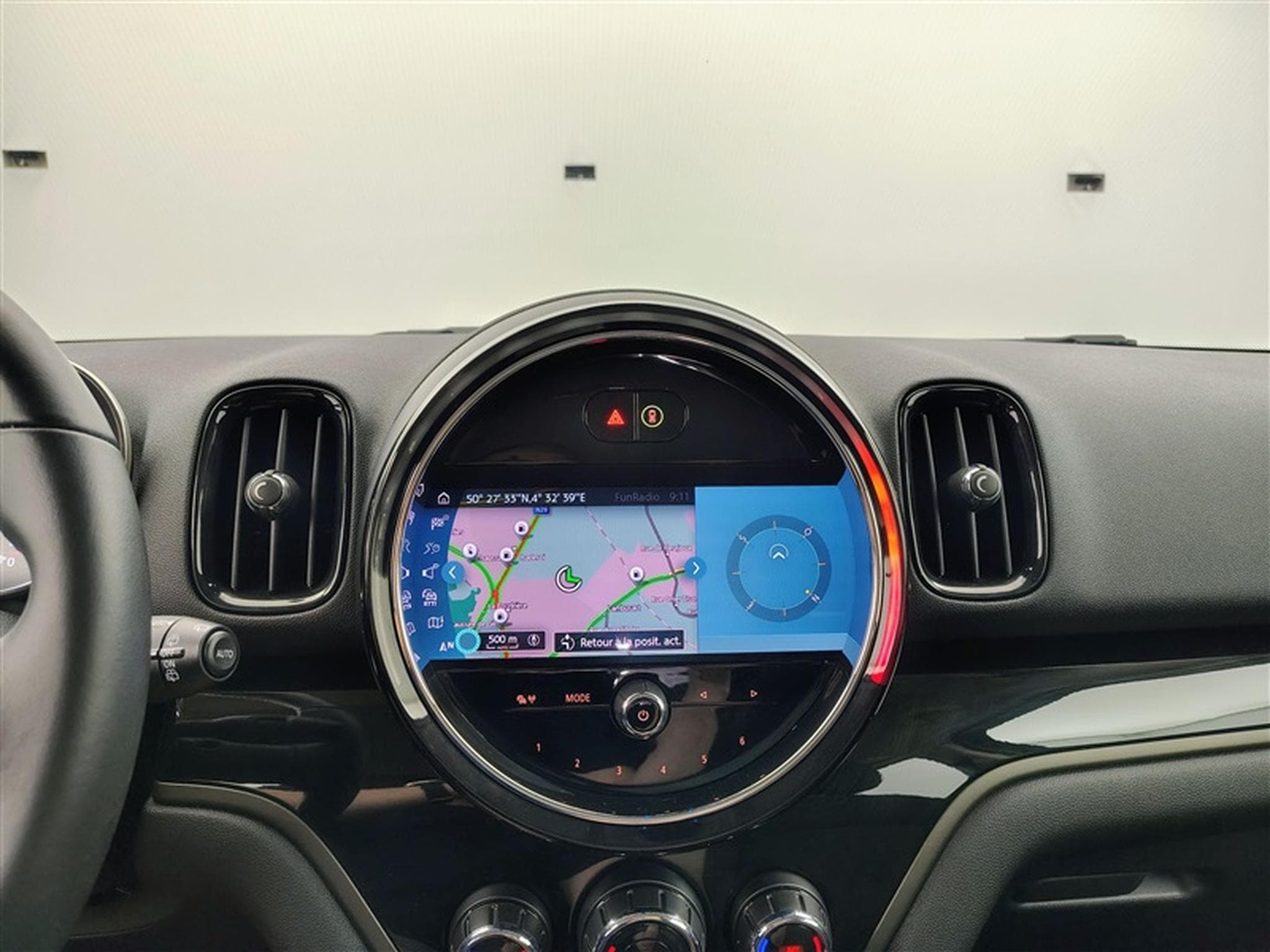 MINI Countryman SE All4 1.5A PHEV Cooper SE ALL4/NAVI/FULL LED/JA17/PDC (2023) - Foto 11