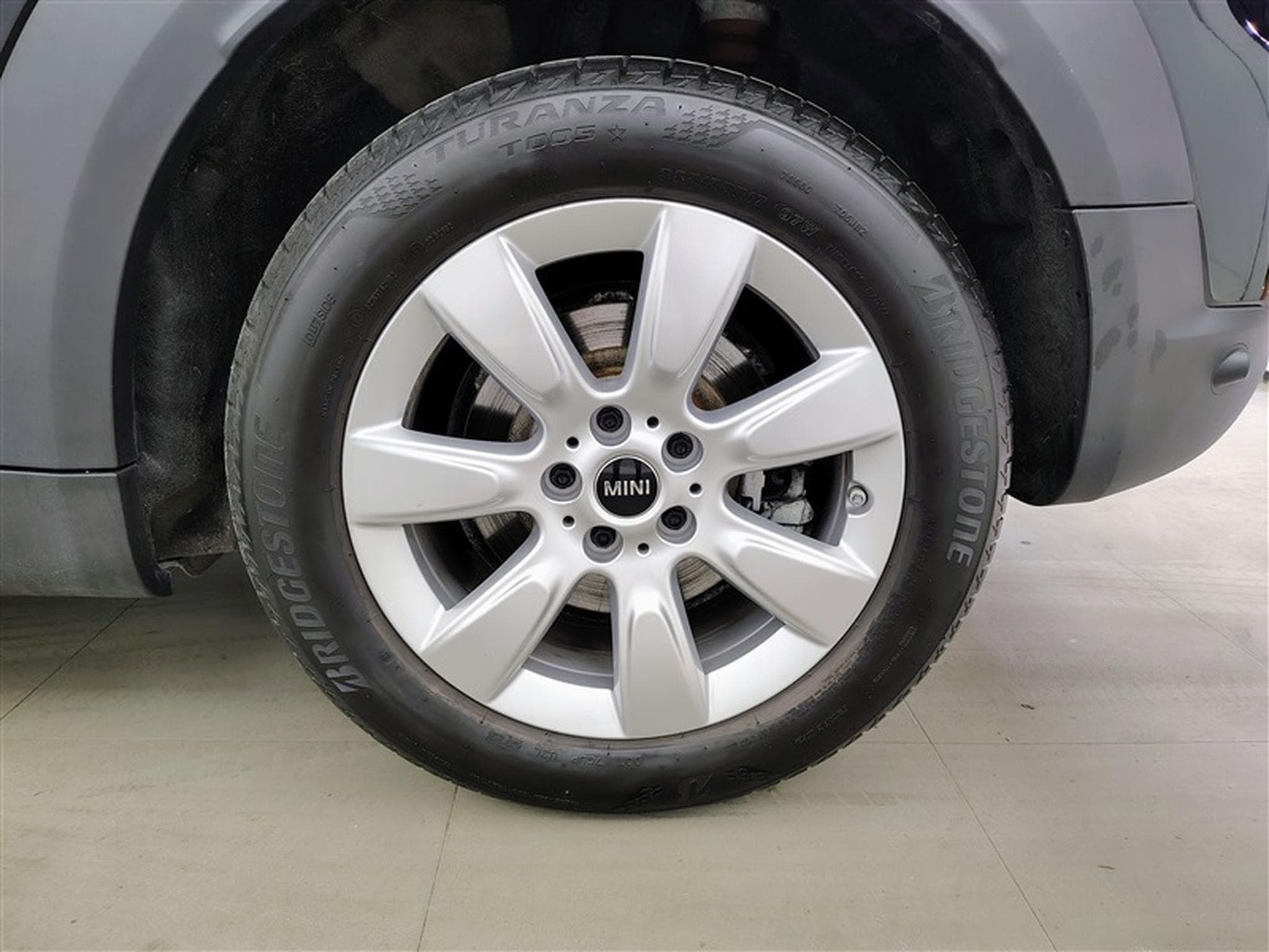 MINI Countryman SE All4 1.5A PHEV Cooper SE ALL4/NAVI/FULL LED/JA17/PDC (2023) - Foto 6