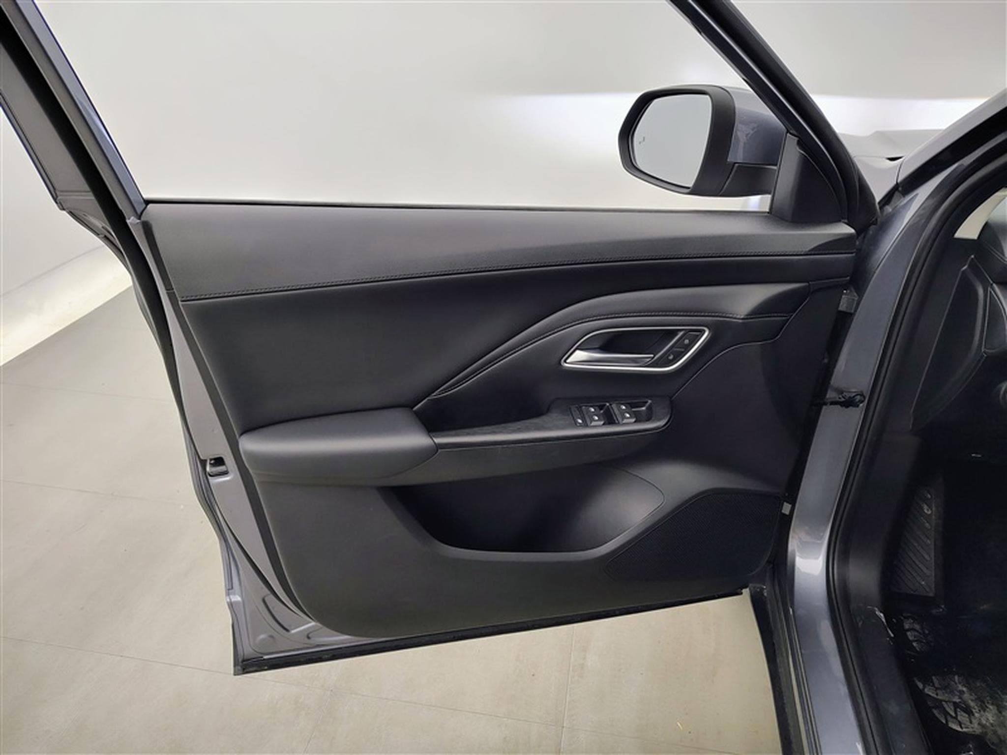 MG ZS 1.5 Hybrid+ Luxury NAVI / FULL LED / CUIR / CAMERA / JA 17" (2025) - Photo 17