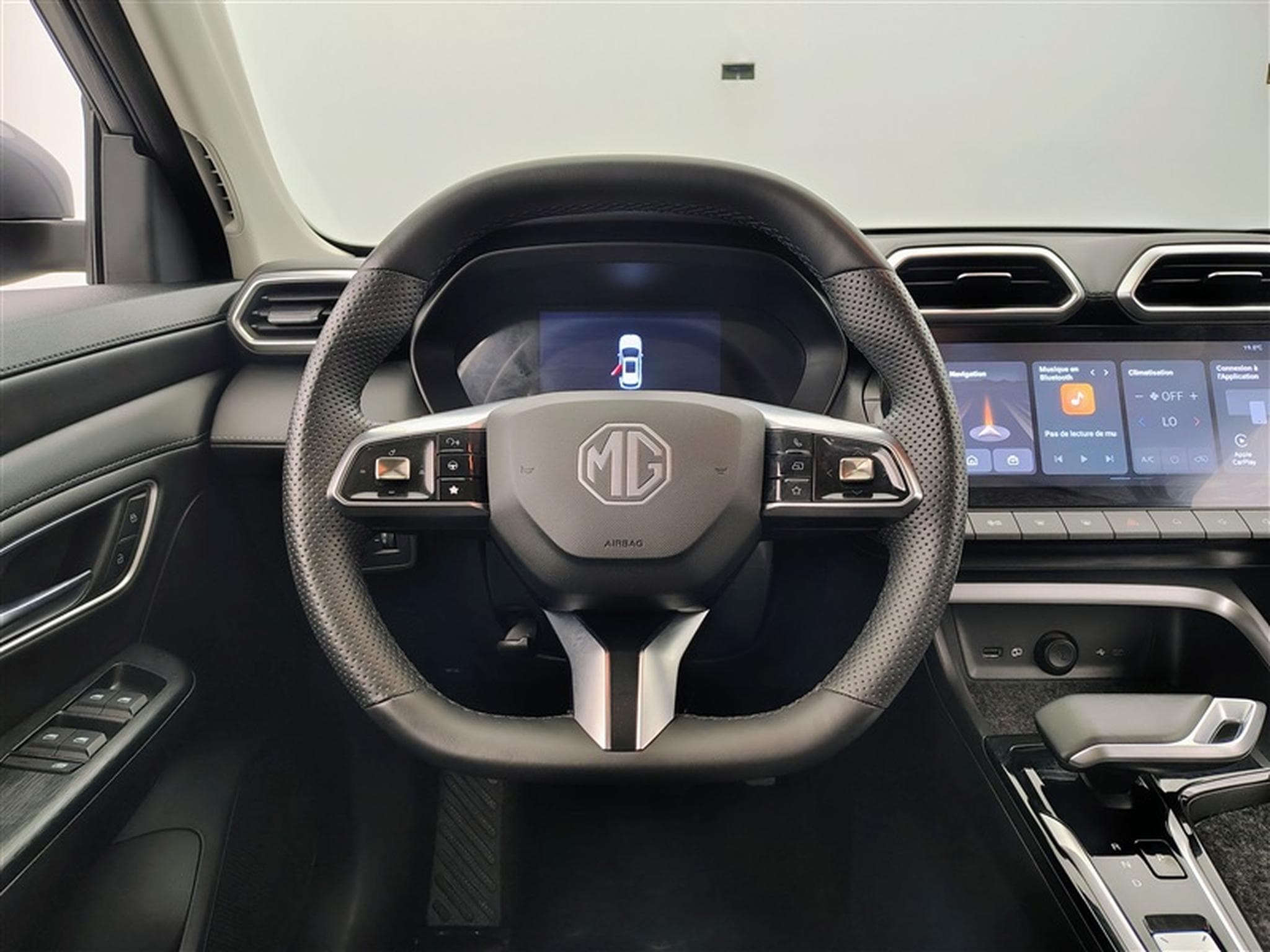 MG ZS 1.5 Hybrid+ Luxury NAVI / FULL LED / CUIR / CAMERA / JA 17" (2025) - Photo 9