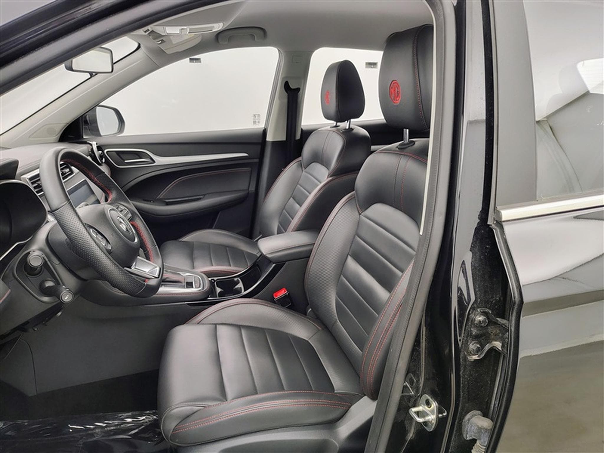 MG ZS 1.0 T-GDi 110cv AUTO Luxury NAVI / FULL LED / CUIR / CAMERA (2024) - Photo 7