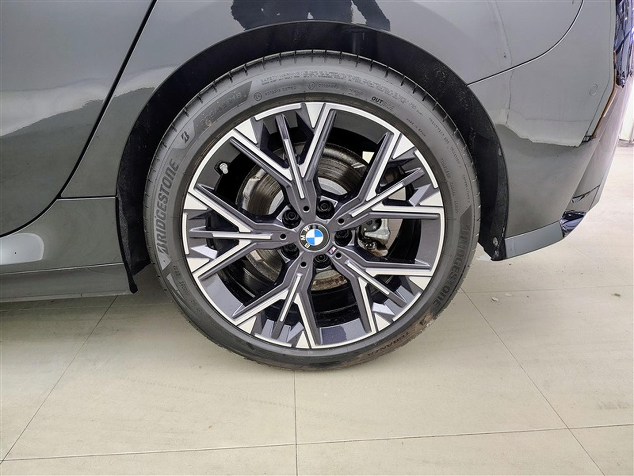 BMW 120 120iA Pack M NAVI / FULL LED / PANO / CAMERA / JA 18" (2025) - Photo 6