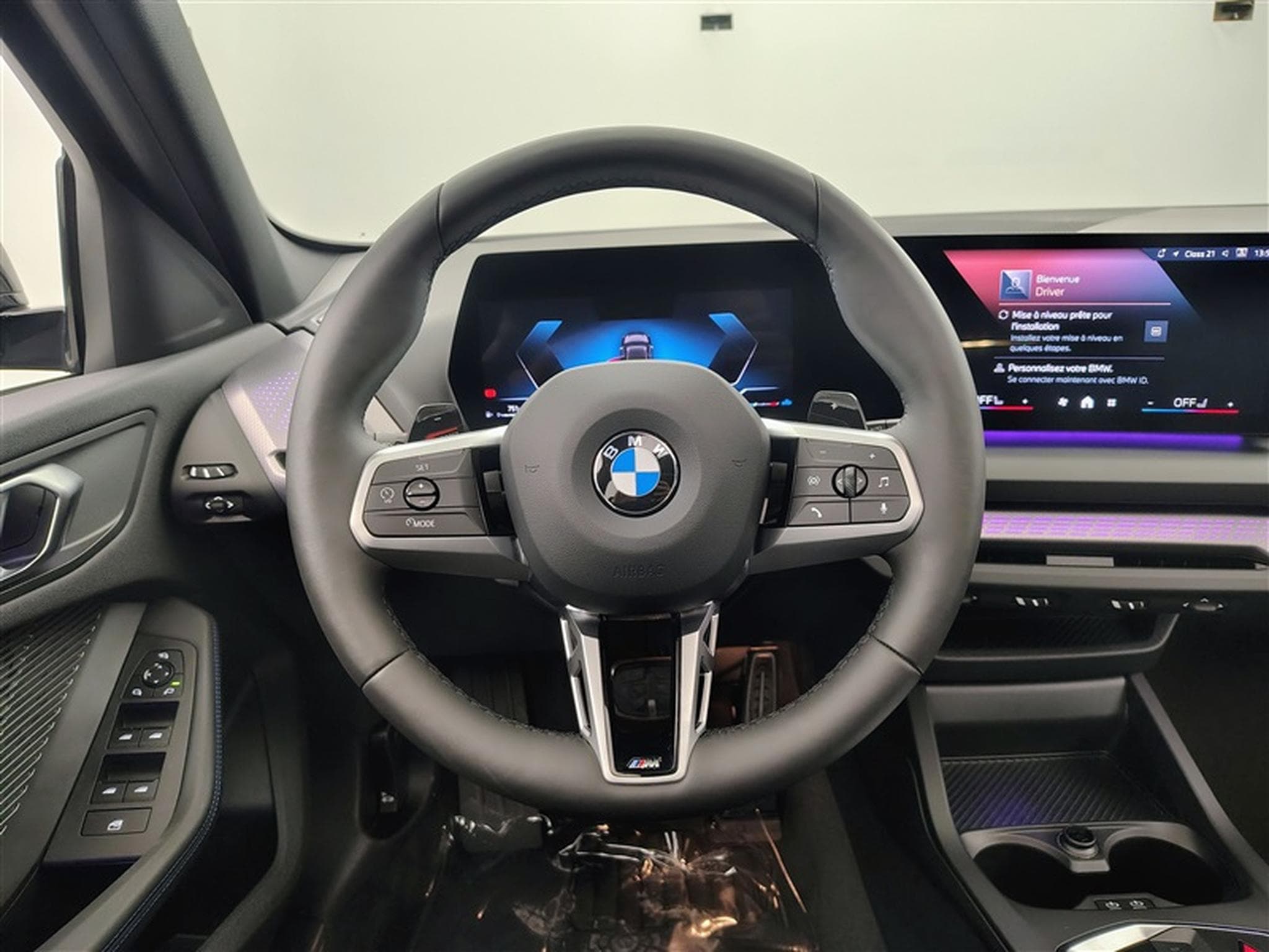 BMW 120 120iA Pack M NAVI / FULL LED / PANO / CAMERA / JA 18" (2025) - Photo 9